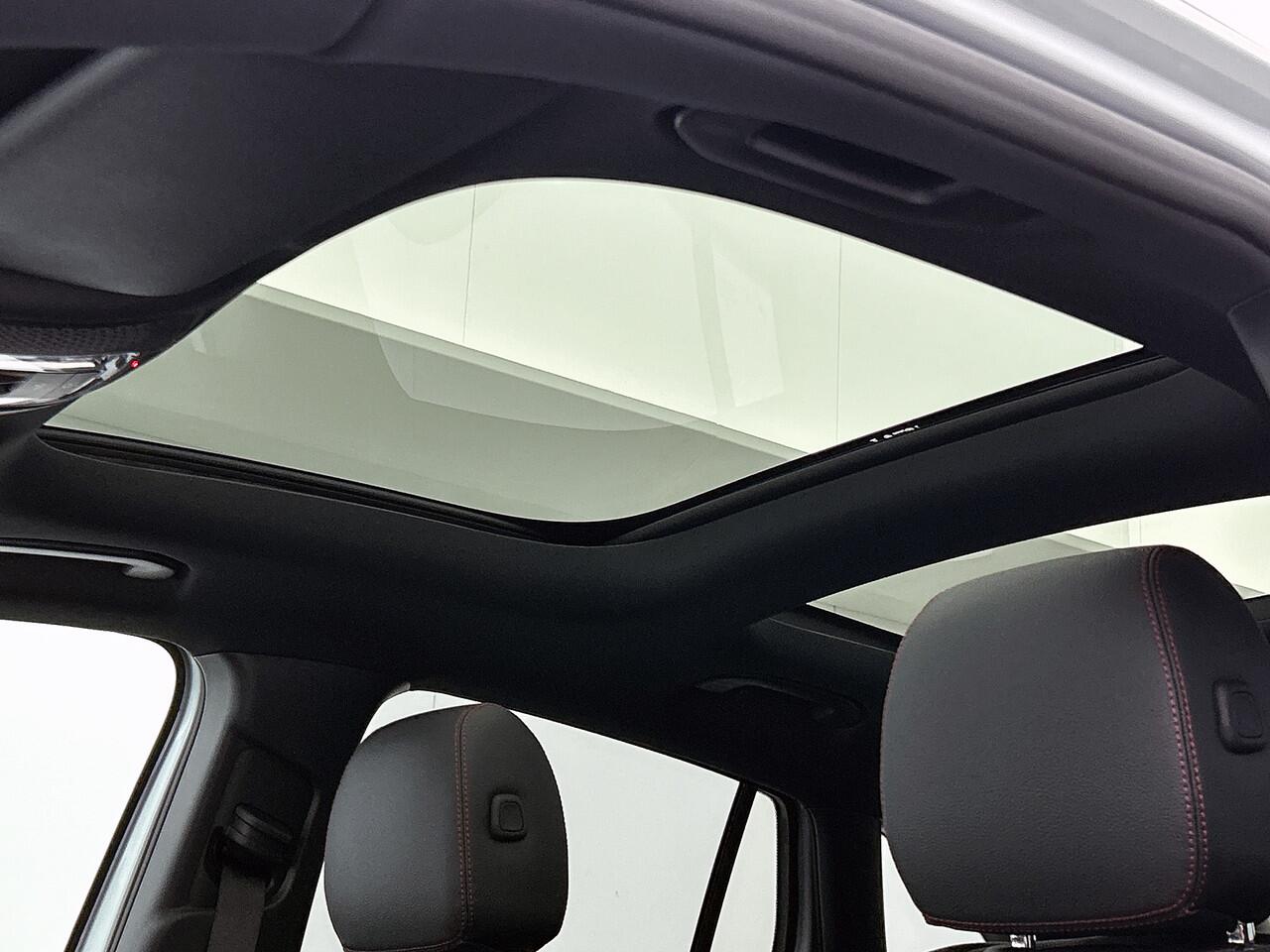 Mercedes-Benz GLA-KLASSE 250 e Business Solution AMG | Nightpakket | Smartphone integratie | Multibeam LED | Panoramaschuifdak | Stoelverwarming voor |