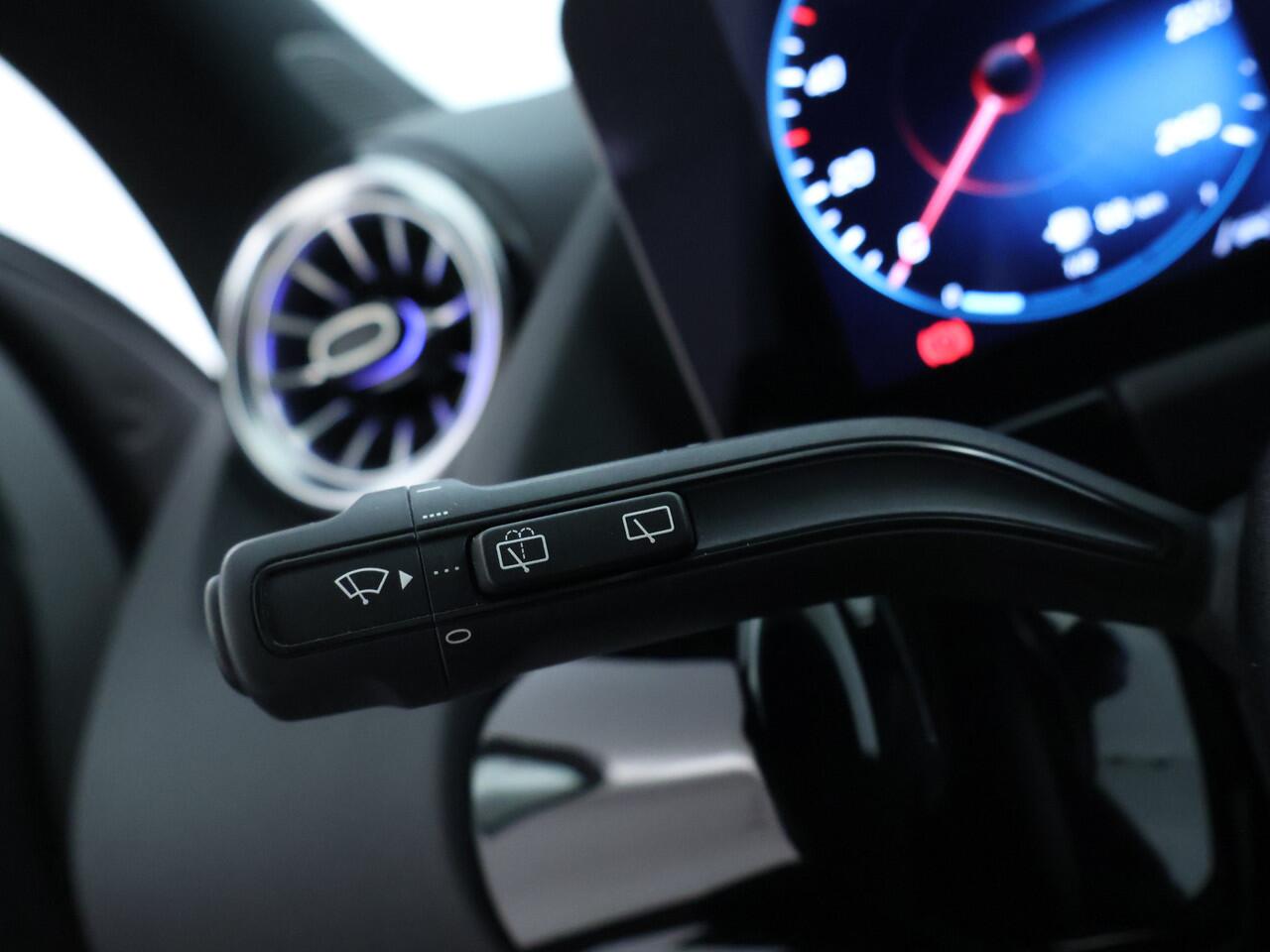 Mercedes-Benz GLA-KLASSE 250 e AMG Plug-In Hybride | Distronic | Keyless Go | Sfeerverlichting | Sound System | Parkeerpakket met Camera | Inclusief 24 maanden Mercedes-Benz Certified garantie voor Europa.