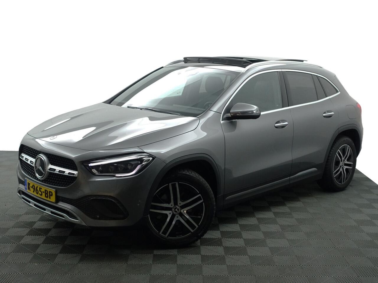 Mercedes-Benz GLA-KLASSE 200 Premium Luxury Aut- Panoramadak, Memory Seats, Sfeerverlichting, Camera, Leder Interieur