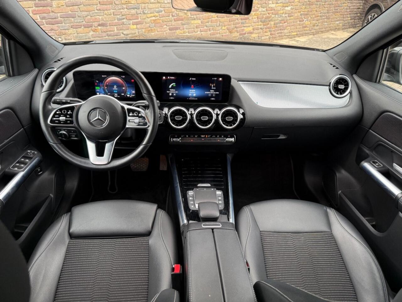 Mercedes-Benz GLA-KLASSE 250 E Plug-In Hybride Camera Navi Cruise