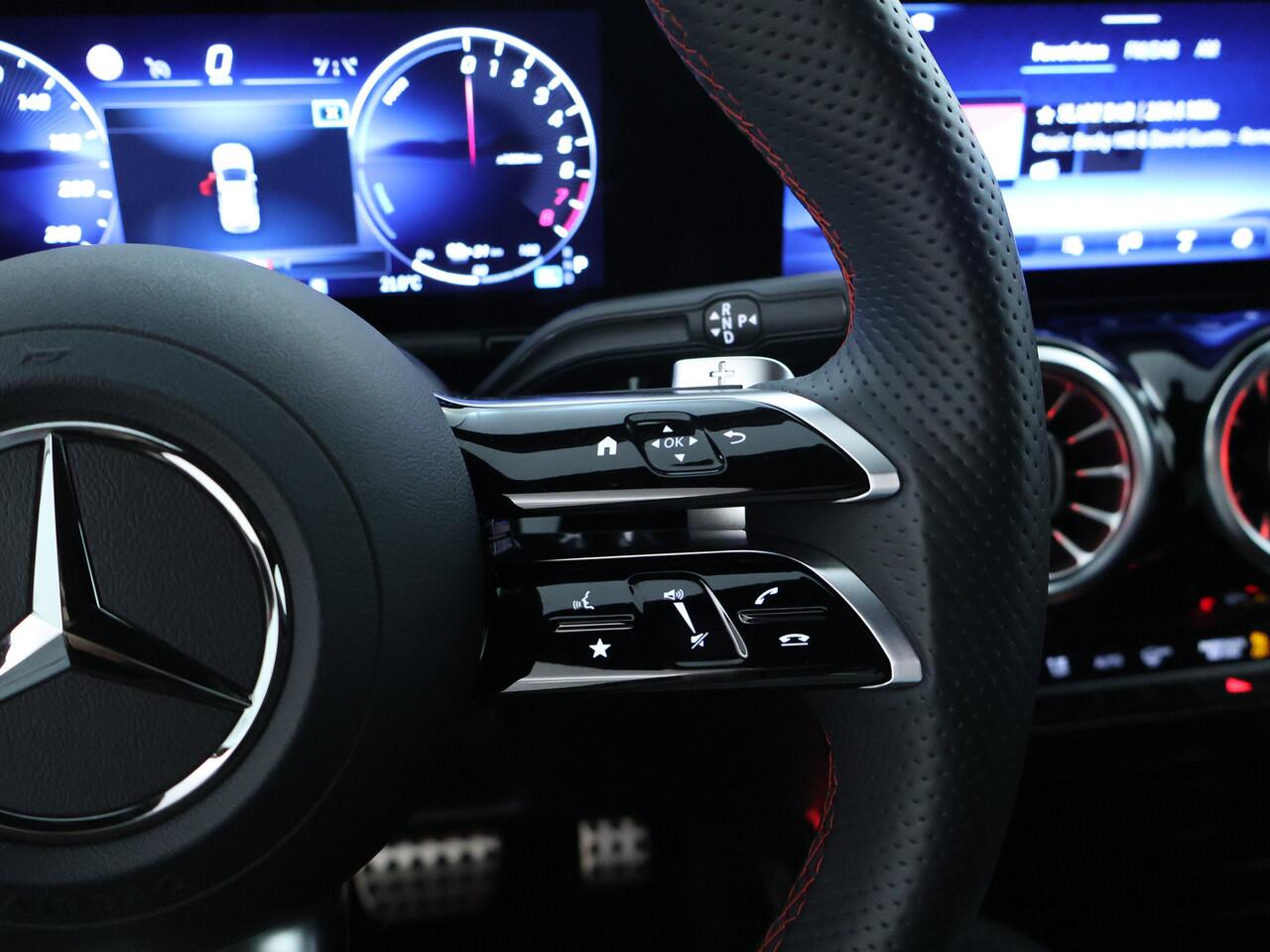 Mercedes-Benz GLA-KLASSE 250 e AMG Nightpakket Face Lift | Memory | Keyless Go | Stoel- en Stuurverwarming | Car Play | Sfeerverlichting | Inclusief 24 maanden Mercedes-Benz Certified garantie voor Europa.