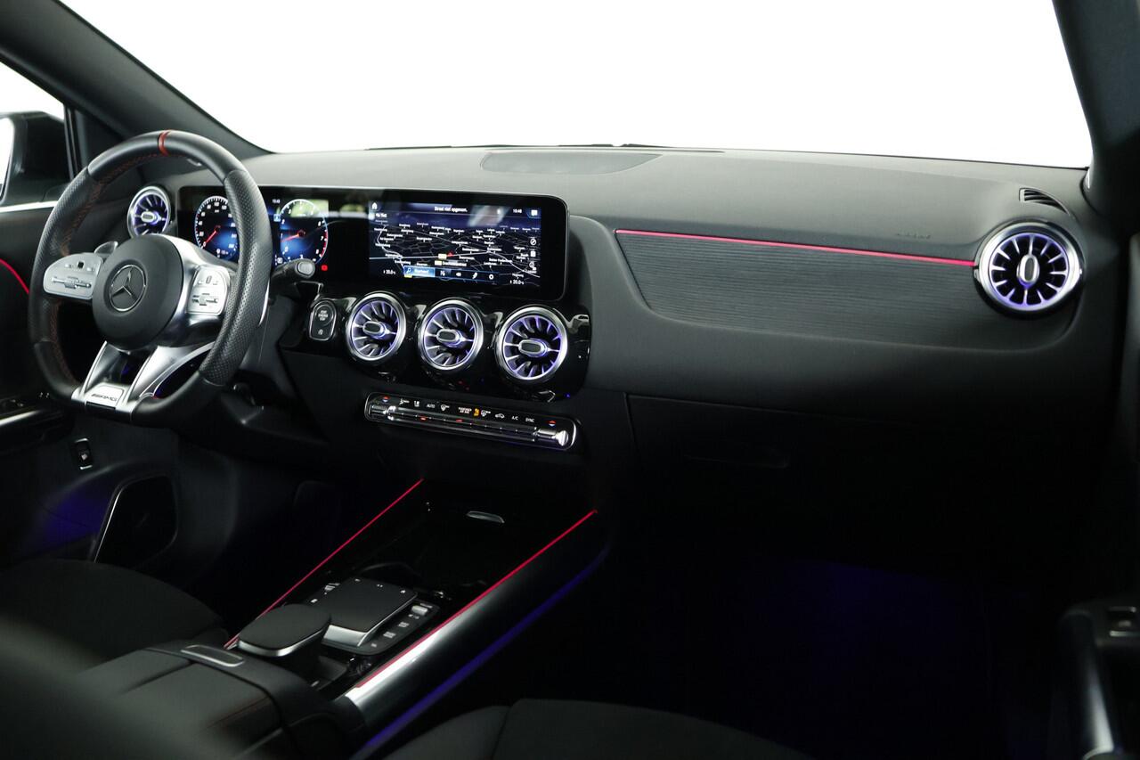 Mercedes-Benz GLA-KLASSE AMG 35 4MATIC / Pano / Navi / Adaptive cruise / Memory / Burmester