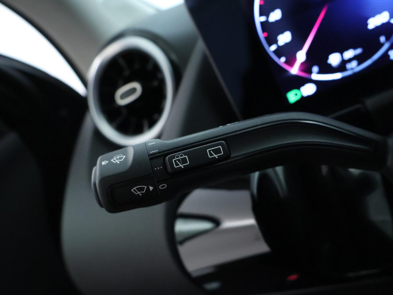 Mercedes-Benz GLA-KLASSE 250 e Plug-In Hybride | Progressive Line Advanced | Burmester® | Dodehoek Assist | Memory Voorstoelen | Stuur en Stoelverwarming | Ledkoplampen | Inclusief 24 maanden MB Certified garantie voor Europa.