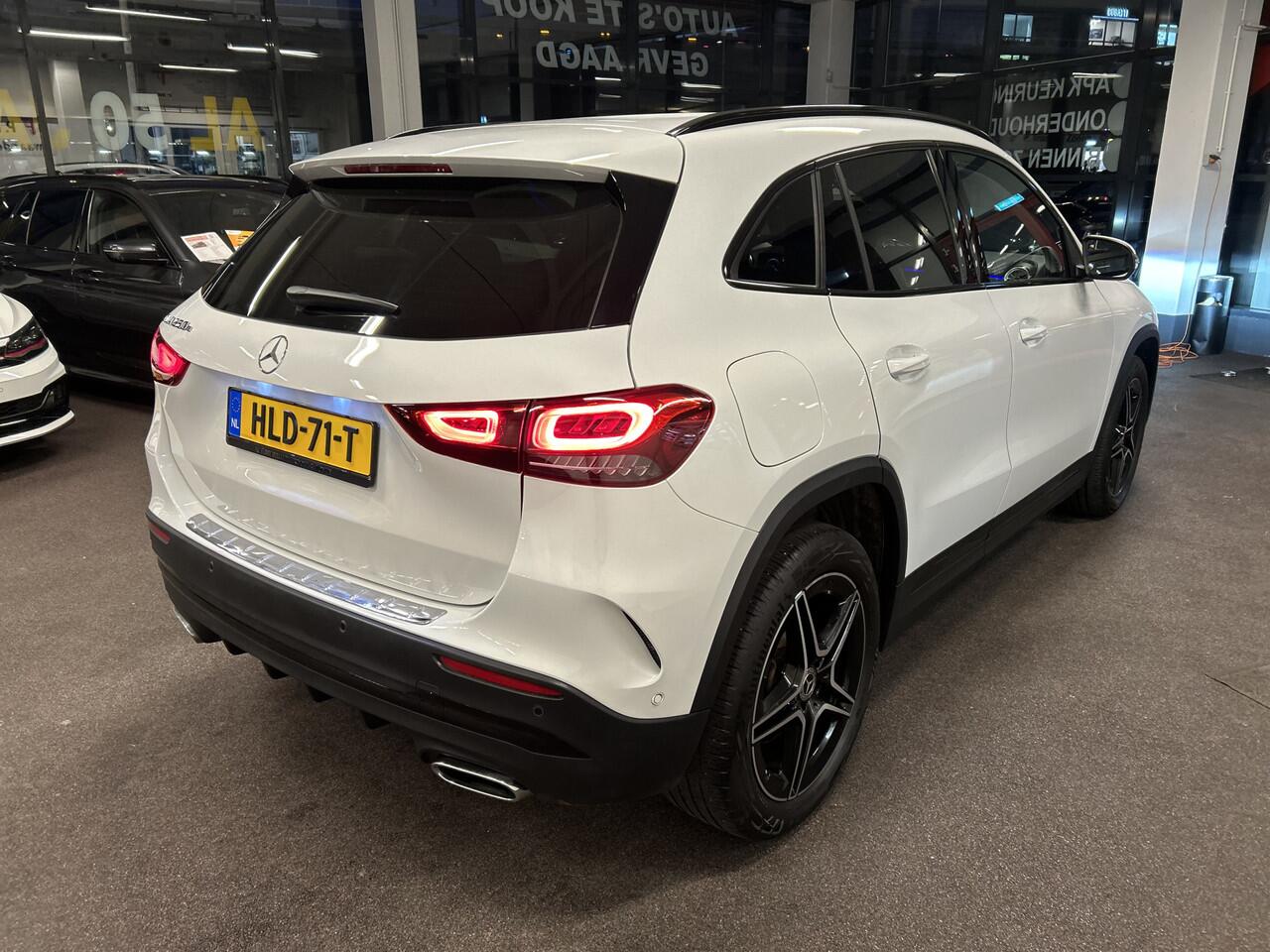 Mercedes-Benz GLA-KLASSE 250 e AMG Line | Adaptive cruise control | Sfeerverlichting | Lane assist | Dodehoeksdetectie | Apple carplay | Stoelverwarming | Lederen/Alcantara bekleding