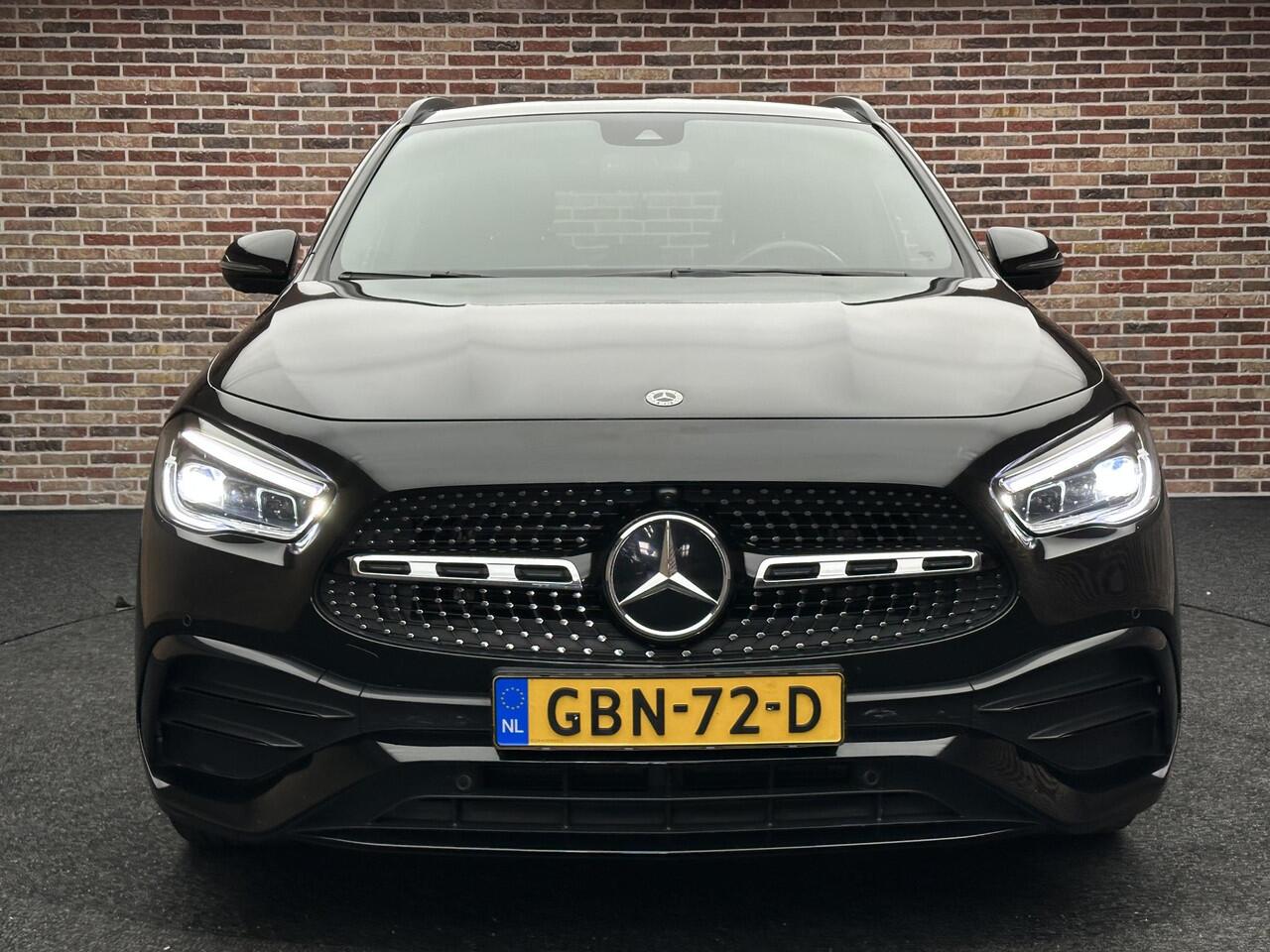 Mercedes-Benz GLA-KLASSE 180 Business Solution AMG | Memory| Dak| Sfeer|