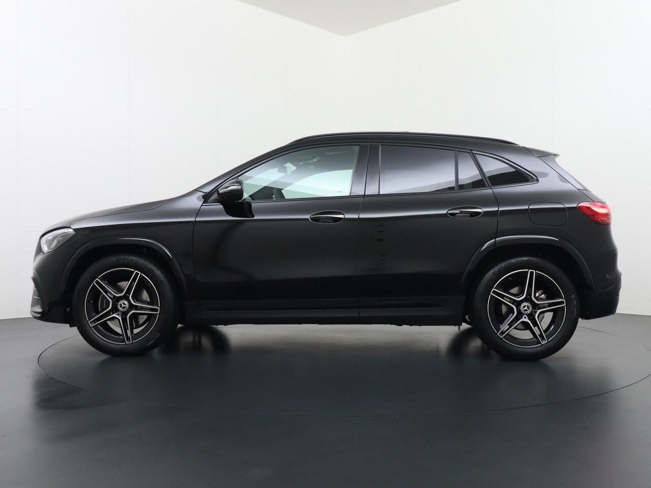 Mercedes-Benz GLA-KLASSE 180 Business Solution AMG