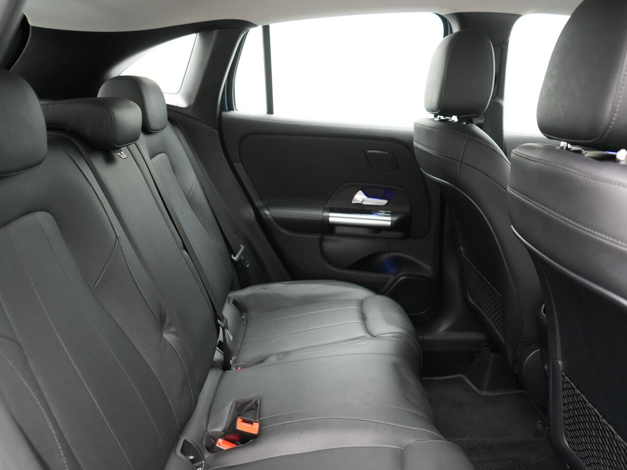 Mercedes-Benz GLA-KLASSE 250 e Style Plug In Hybrid 218pk Dealer O.H. PHEV | 360 Camera | Adaptive Cruise | Apple Carplay | Widescreen Navigatie | Lederen Sportstoelen Verwarmd | 18" L.M | Virtual | DAB |