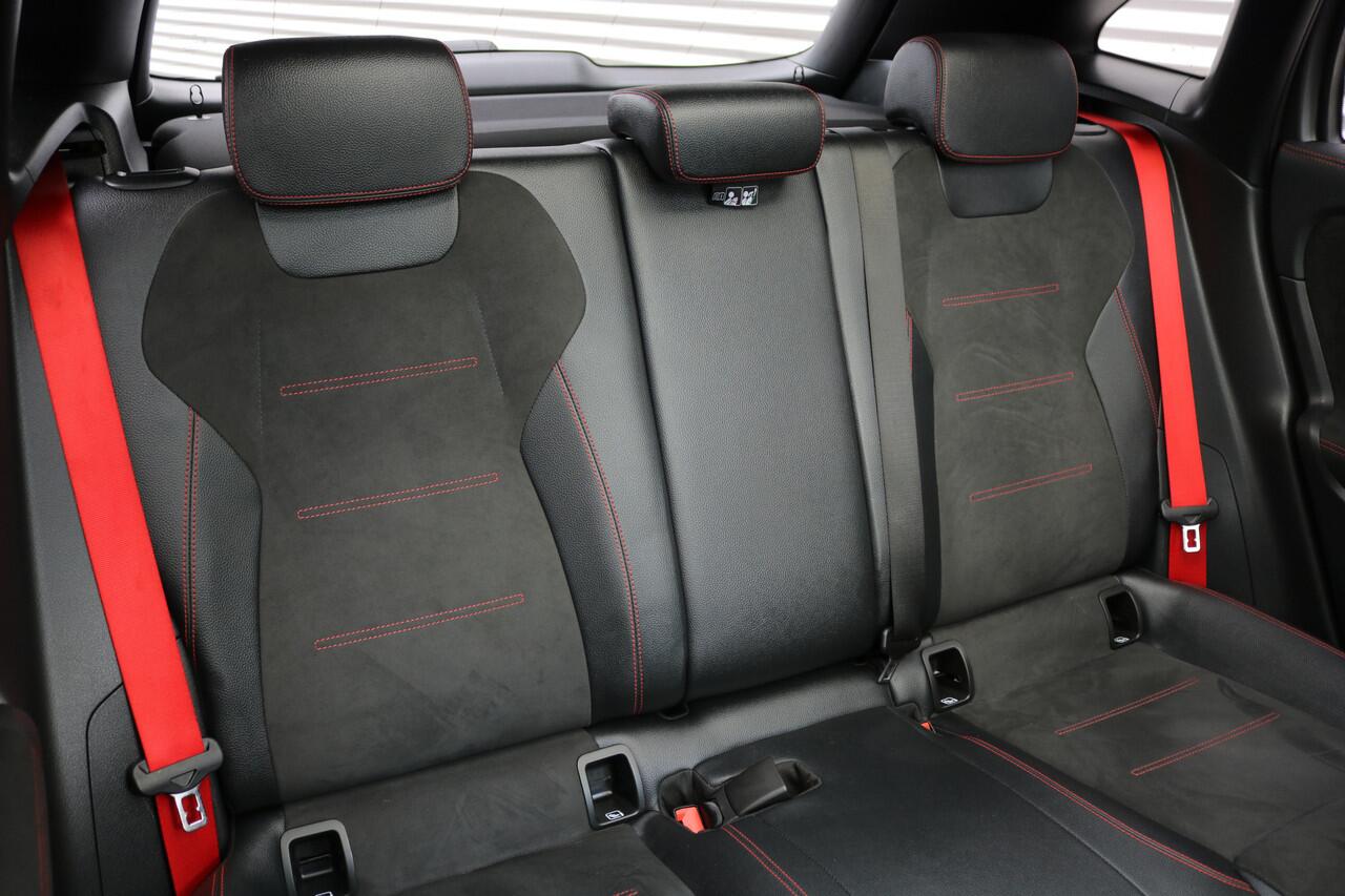 Mercedes-Benz GLA-KLASSE AMG 35 4MATIC AMG NightPakket 306PK (31.249Km Panodak Sportleder/Memory Carplay Burmester Widescreen M-Bux Full-Led 20InchAMG PrivacyGlass)