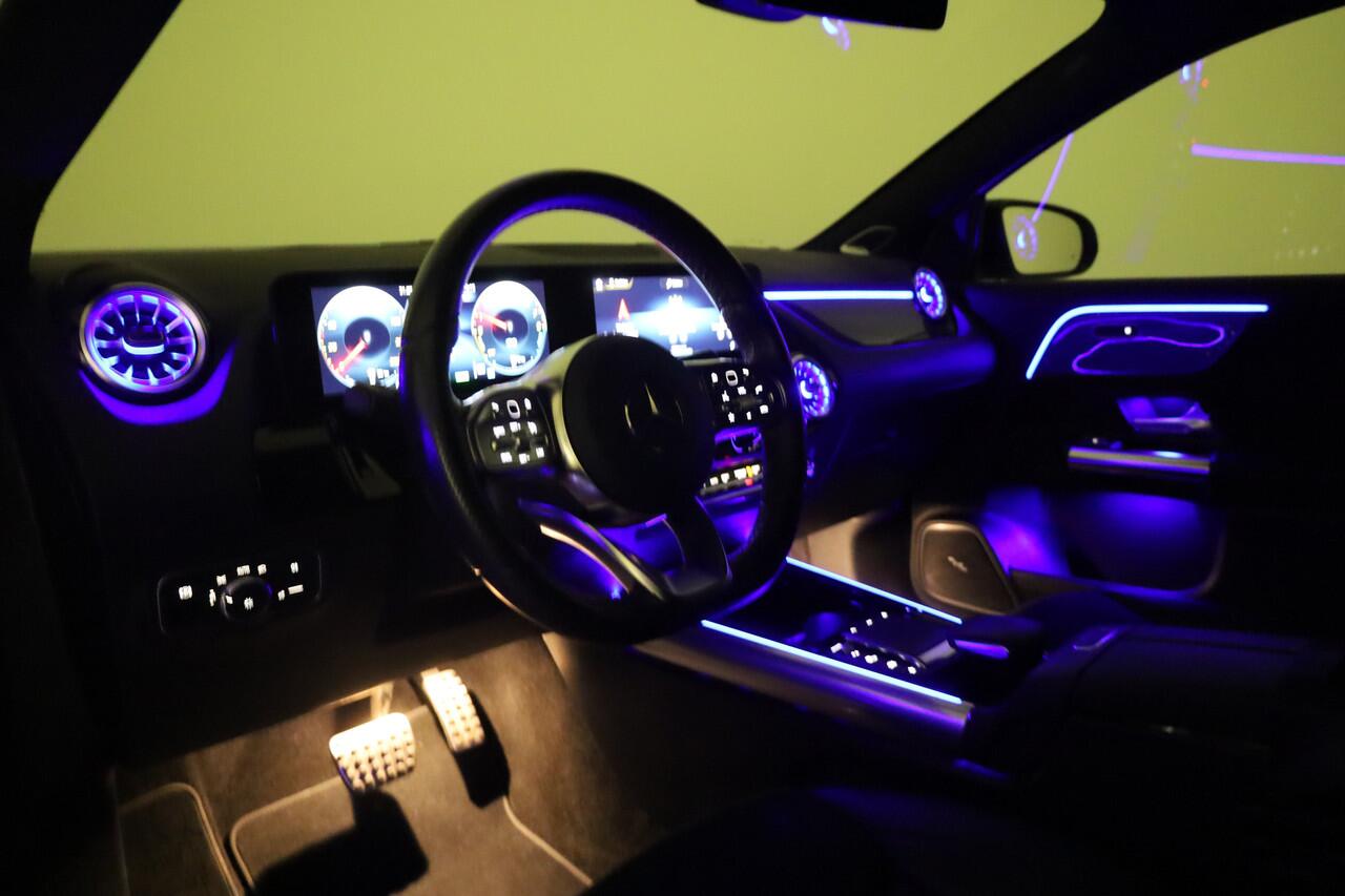 Mercedes-Benz GLA-KLASSE 250 e AMG Line | Augmented Reality | Burmester | Trekhaak | All Season | Dodehoek