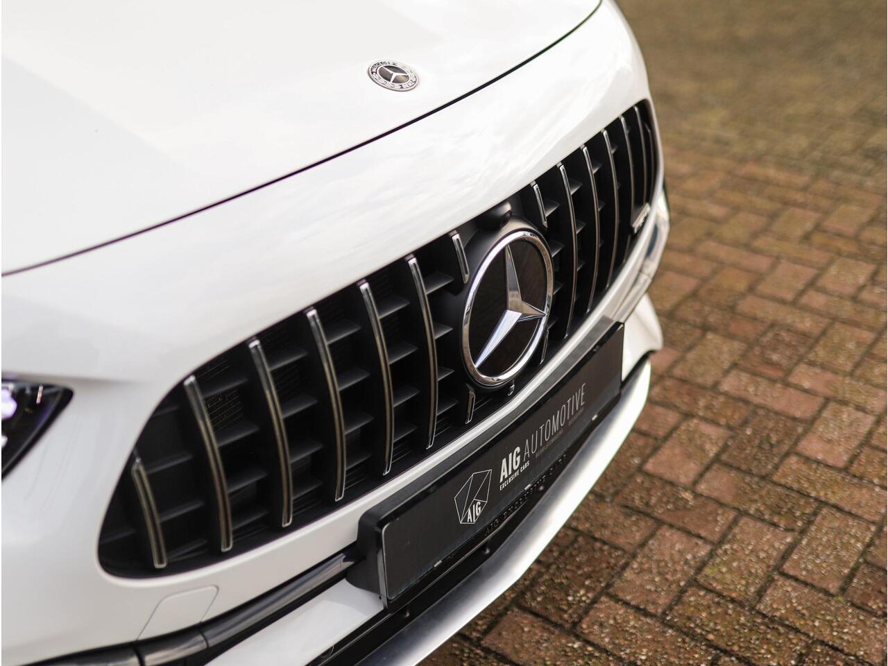 Mercedes-Benz GLA-KLASSE AMG 35 4MATIC | Trekhaak | Camera | Pano | Sfeerverlichting | Stoelverw.