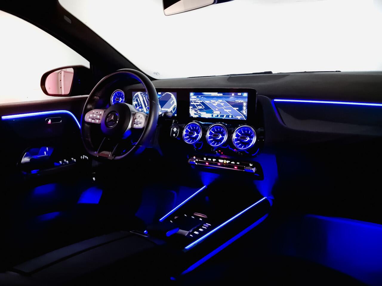 Mercedes-Benz GLA-KLASSE 250 4-Matic AMG Night Edition Aut- Panoramadak, Sfeerverlichting, Carbon Pakket, Sideskirts, Camera