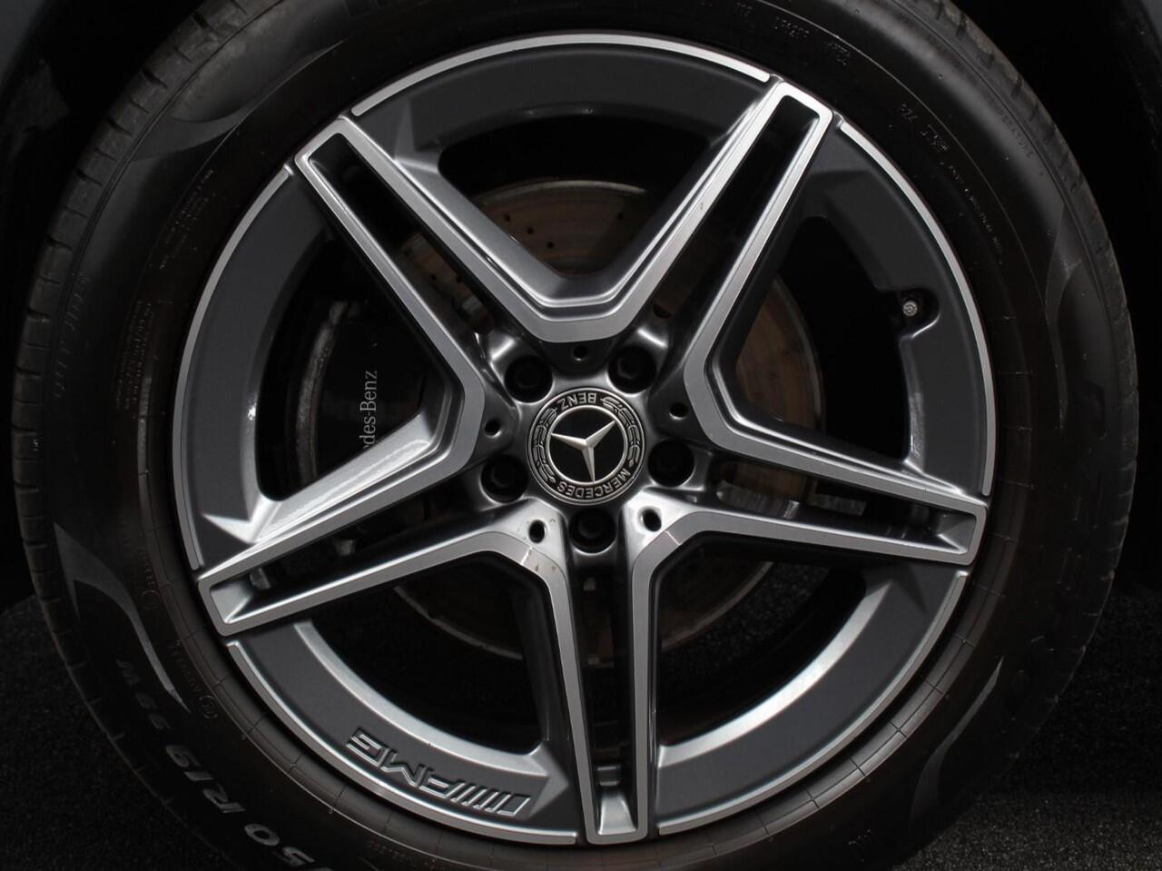 Mercedes-Benz GLA-KLASSE 200 Automaat AMG Line Nieuw model! | Navigatie | Climate Control | Camera | Sfeerverlichting | Half leder/alcantara | Led | Electrische achterklep | 19"Lichtmetalen velgen