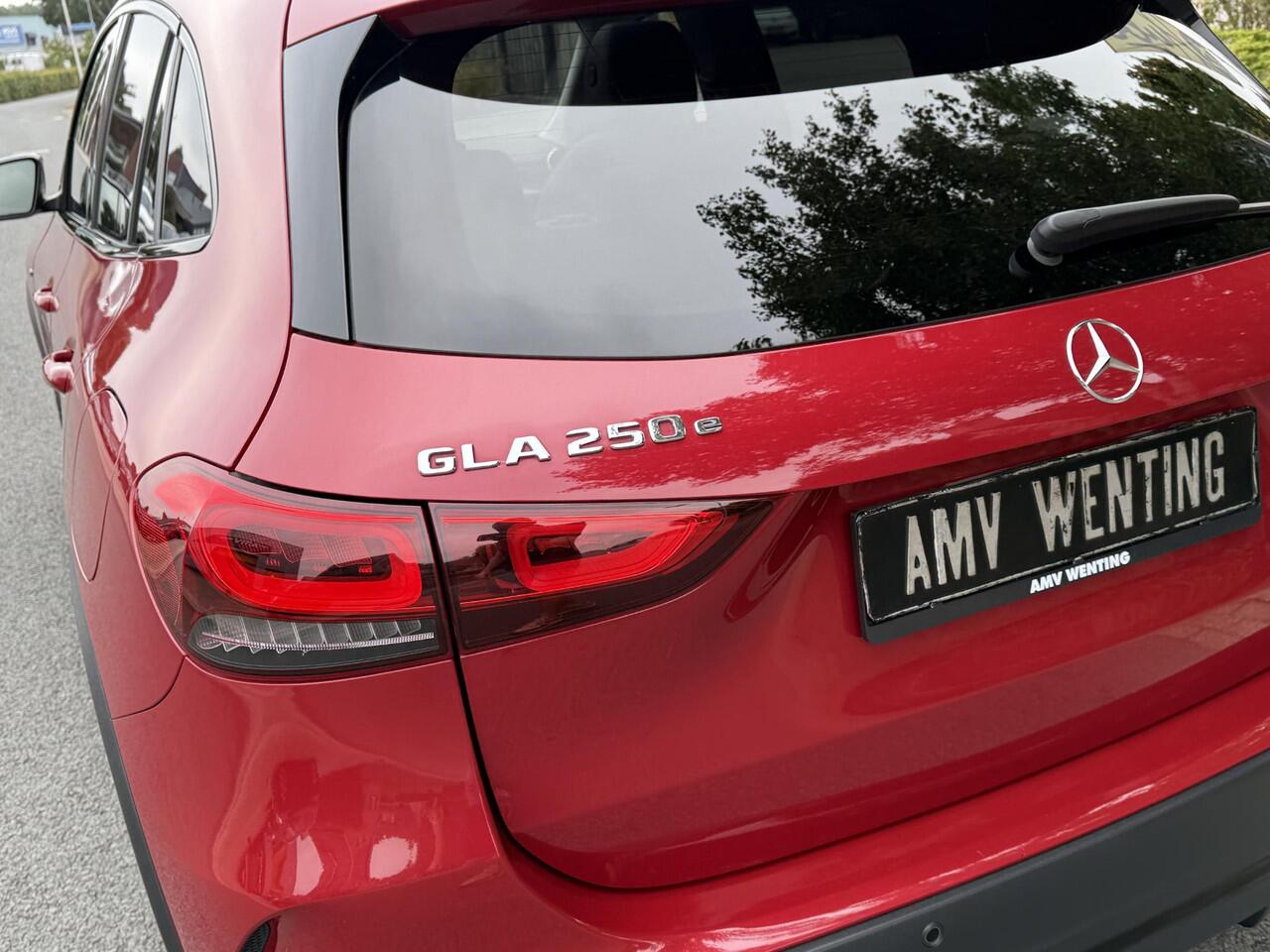 Mercedes-Benz GLA-KLASSE 250e AMG 218PK PanooTrekhaak