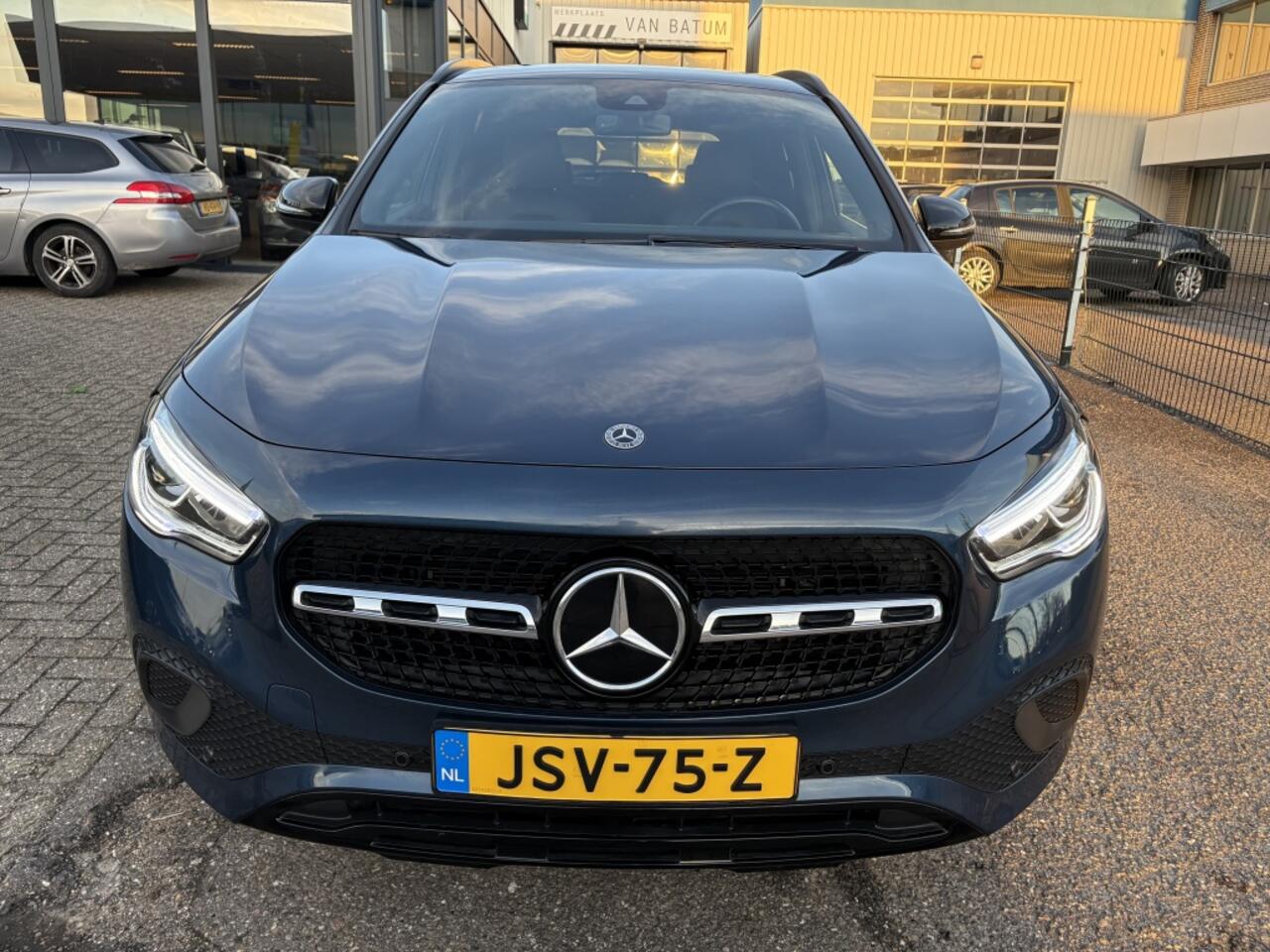Mercedes-Benz GLA-KLASSE 250 e Business Solution Luxery Limited