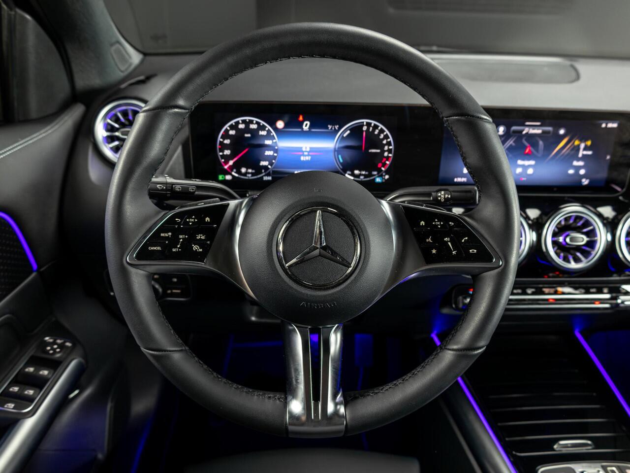 Mercedes-Benz GLA-KLASSE 250 e Luxury Line Panorama dak