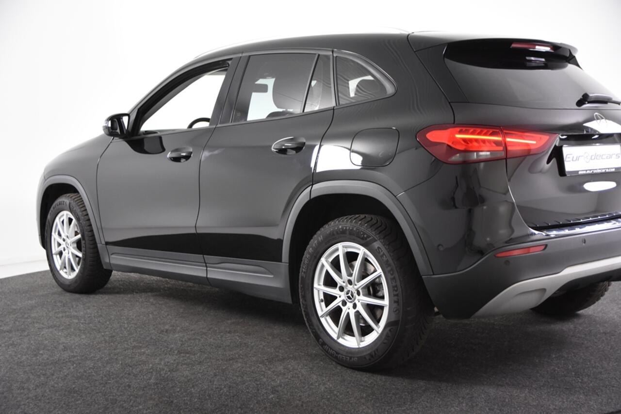 Mercedes-Benz GLA-KLASSE 180 Business Solution *1ste Eigenaar*Leer*Park assist*Navigatie*