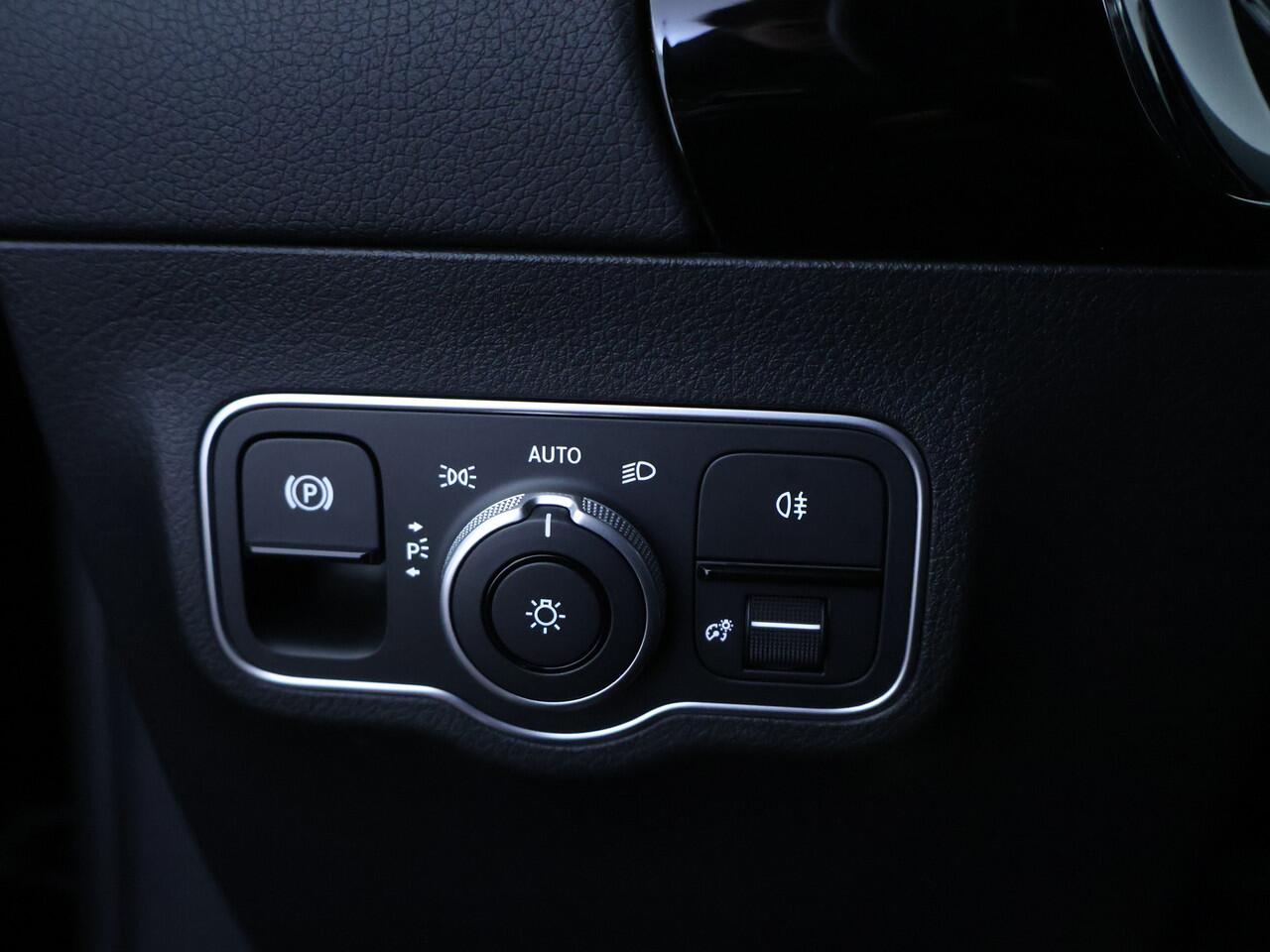 Mercedes-Benz GLA-KLASSE 250 e Plug-In Hybride Ledkoplampen | Achteruitrijcamers | 11kW Laden | Easy-Pack Achterklep. Inclusief 24 maanden MB Certified garantie voor Europa.