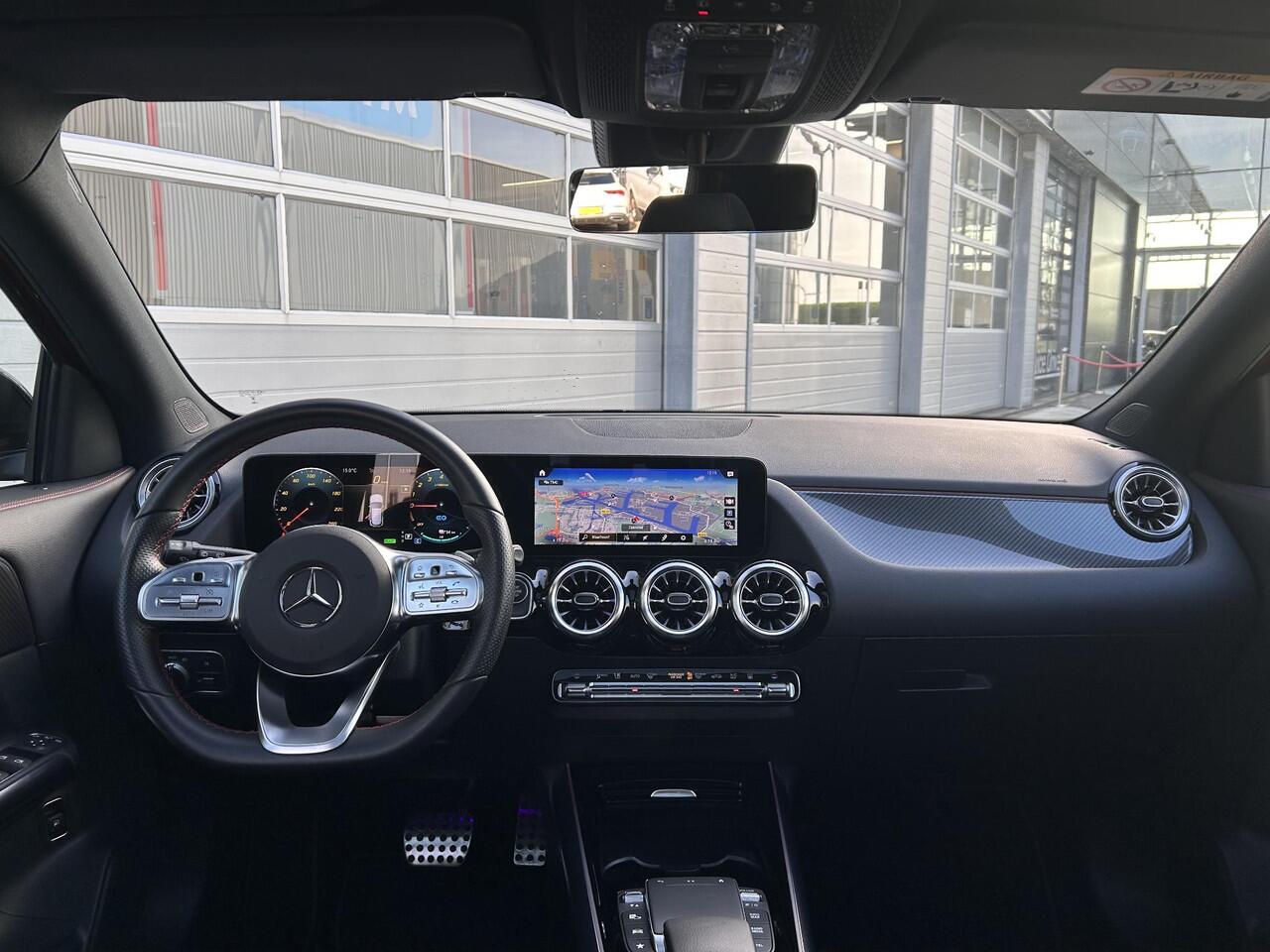 Mercedes-Benz GLA-KLASSE 250 e AMG Line | Panoramadak | Cruise Control | Stoelverwarming | Apple Carplay