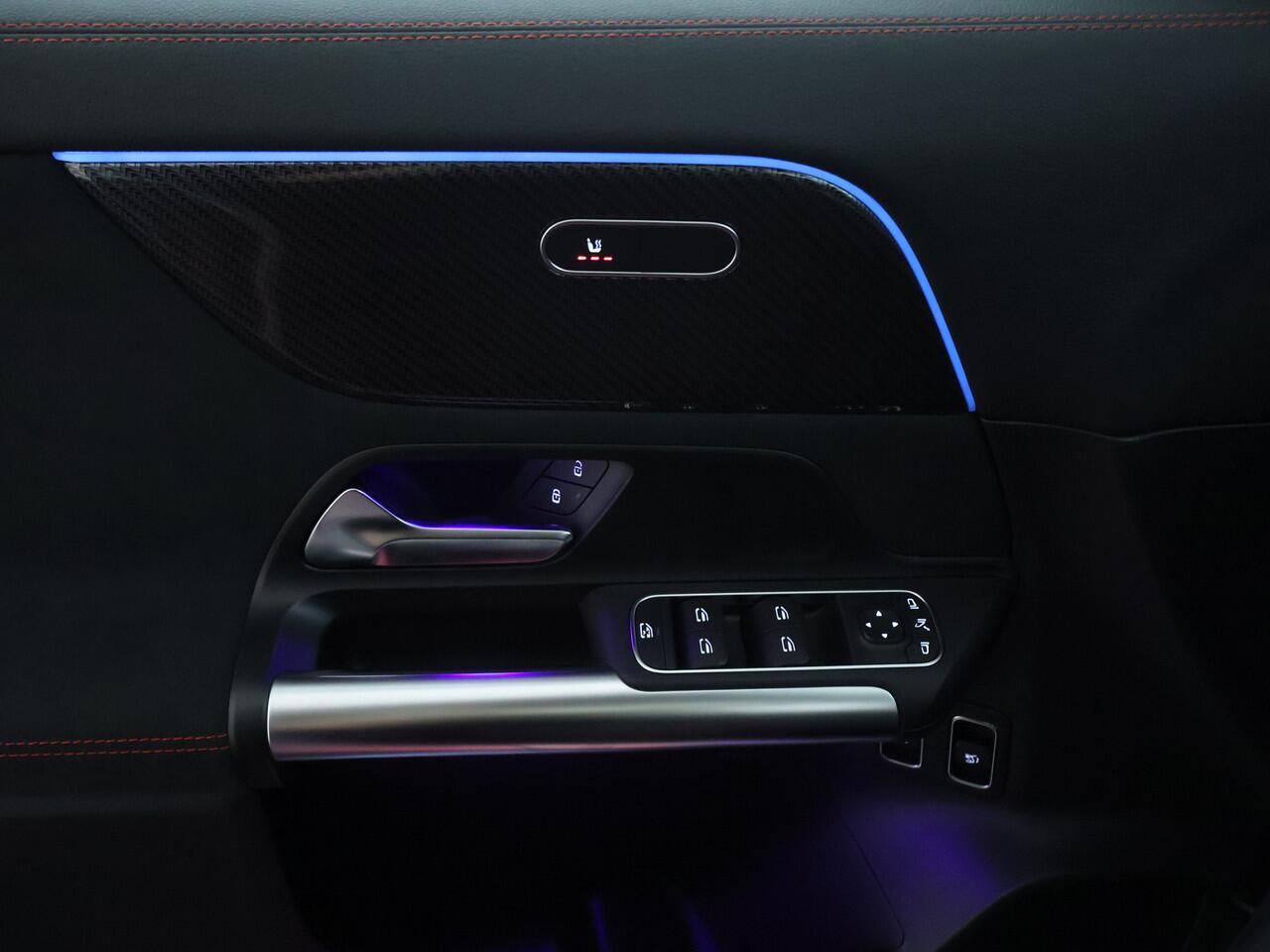 Mercedes-Benz GLA-KLASSE 250 e Business Solution AMG | Trekhaak | Nightpakket | Parkeerpakket met achteruitrijcamera | Keyless-Go comfortpakket | GUARD 360 ° Vehicle protection Plus | EASY PACK achterklep | Dodehoekassistent |