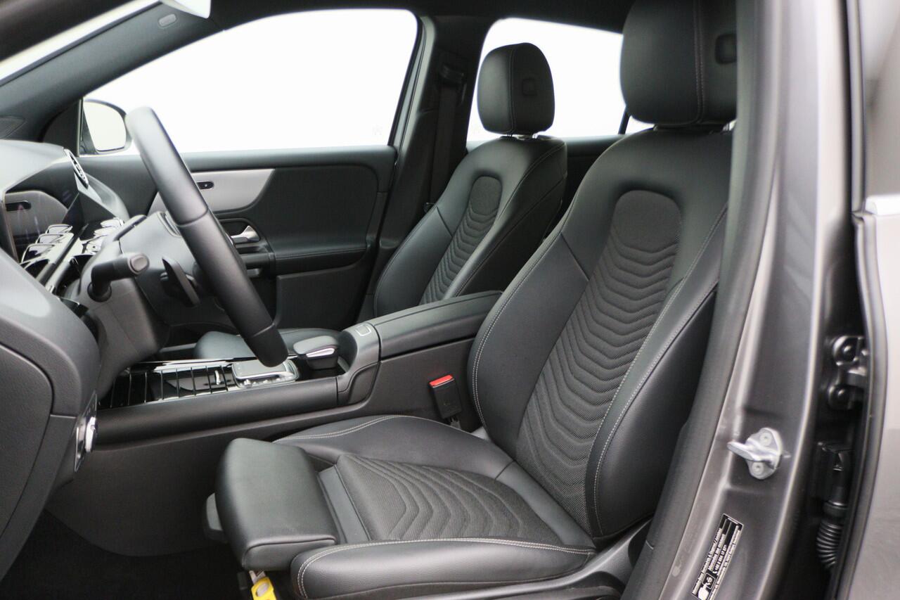 Mercedes-Benz GLA-KLASSE 250 e Business Solution Luxury Limited LED, Virtual Cockpit, Camera, Navigatie, Lane Assist, DAB