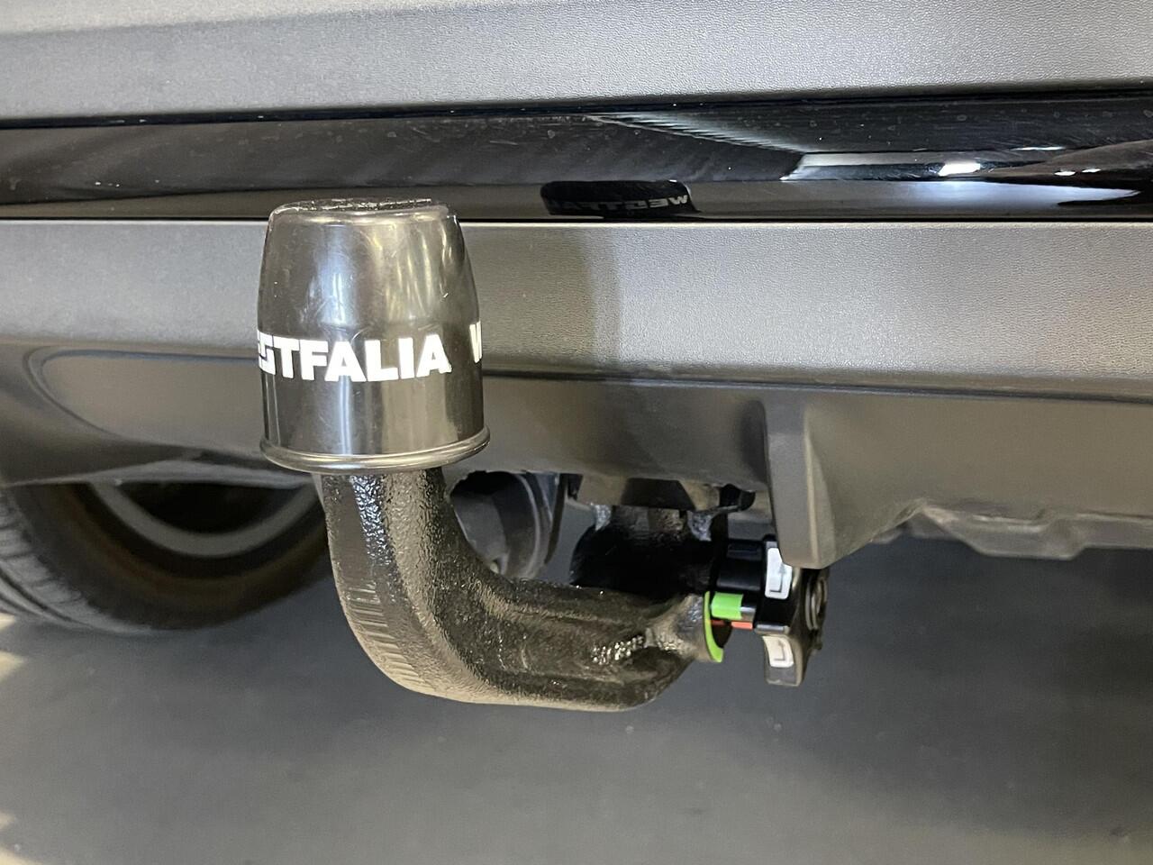 Mercedes-Benz GLA-KLASSE 250 e AMG Line 20"/Trekhaak/Leder/Burmester/Adaptieve cruise/Sfeerverlichting/Stoelverwarming/Camera/Elektrische klep