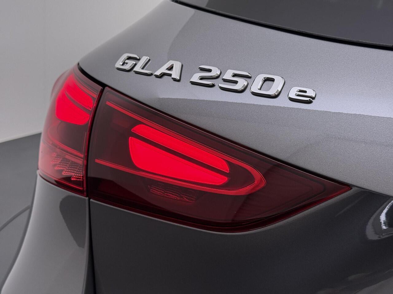 Mercedes-Benz GLA-KLASSE 250 e Business Solution AMG