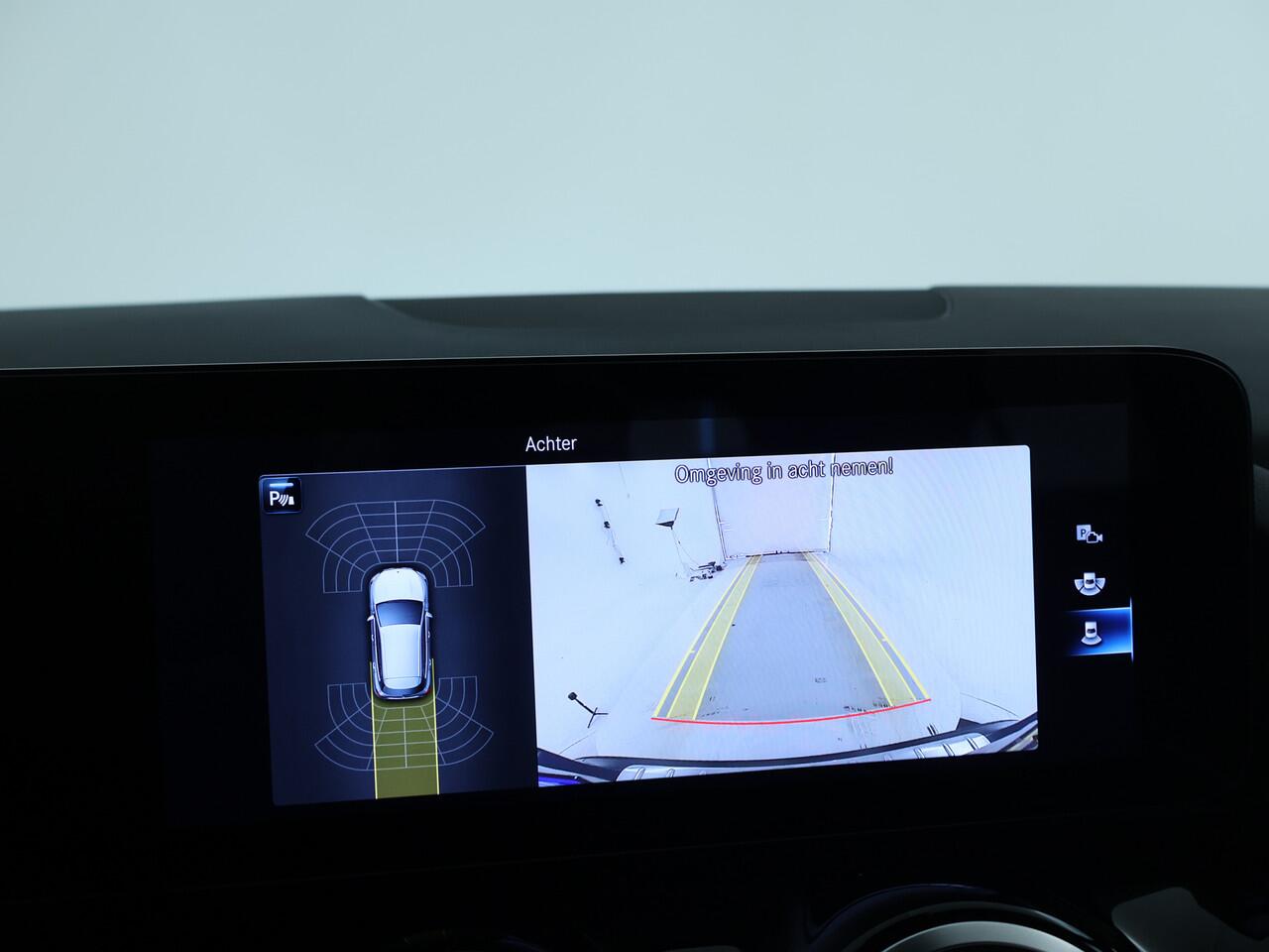 Mercedes-Benz GLA-KLASSE 180 Style | Stoelverwarming | Elektrisch bedienbare achterklep | Led koplampen | Spiegel pakket | Inclusief 24 maanden MB Certified garantie voor Europa.