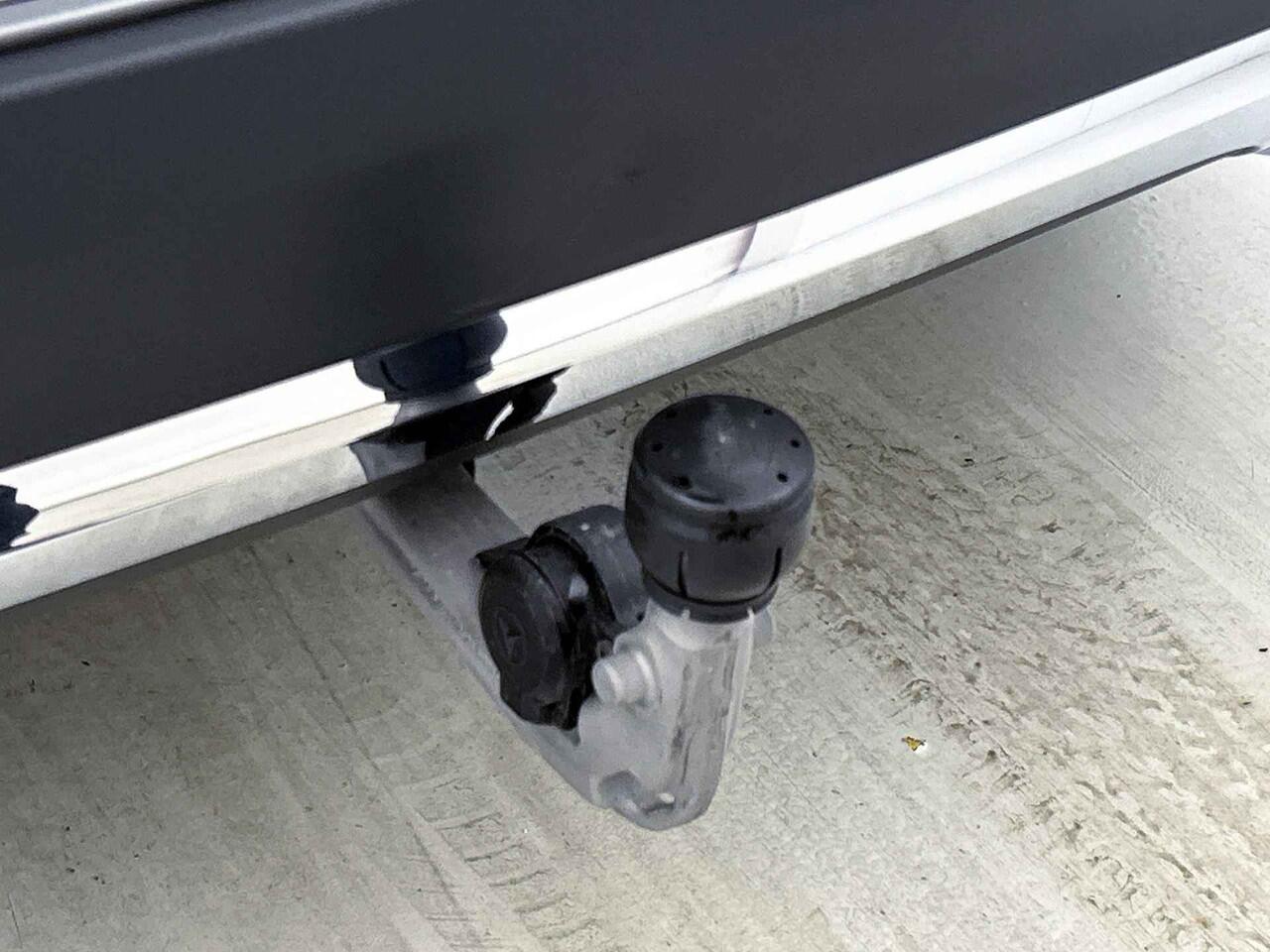 Mercedes-Benz GLA-KLASSE 250 e AMG Plug-In Hybride Trekhaak | AMG Line Premium | Sfeerverlichting | Distronic | MultiBeam Ledkoplampen | Stuur en Stoelverwarming. Inclusief 24 maanden Mercedes-Benz Certified garantie voor Europa.