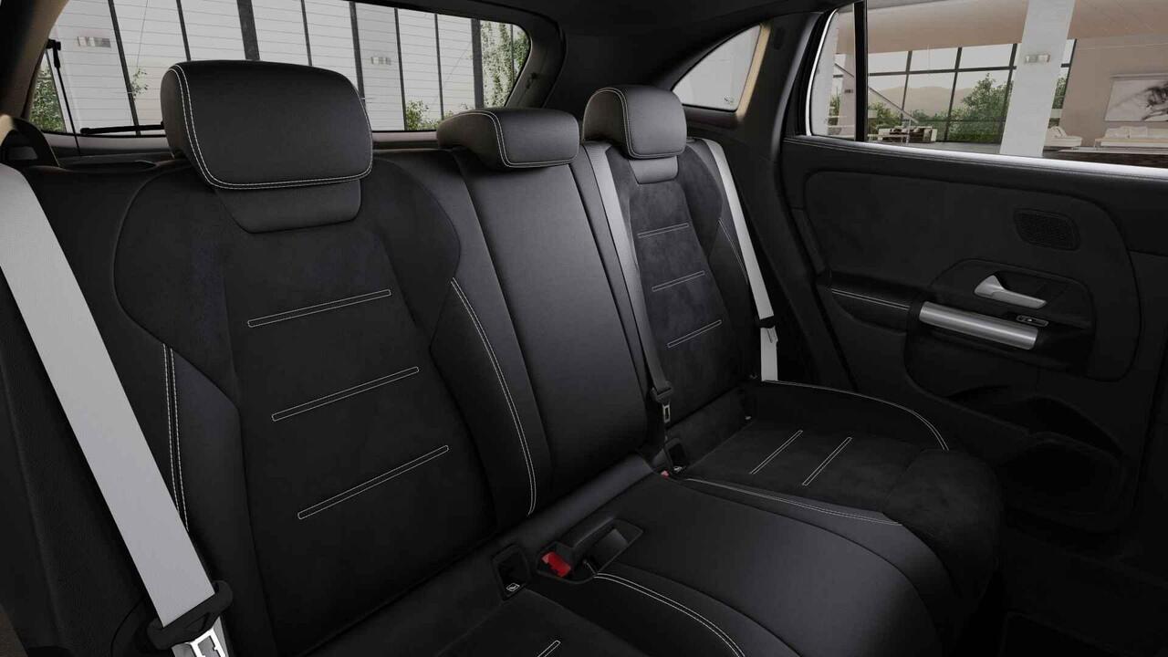 Mercedes-Benz GLA-KLASSE 250e Business Solution AMG | AMG Line plus | Panoramaschuifdak | 20" AMG-velgen | Head-Up | Parkeerpakket | Nightpakket |