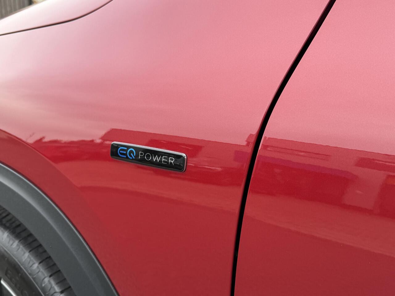 Mercedes-Benz GLA-KLASSE 250e AMG 218PK PanooTrekhaak