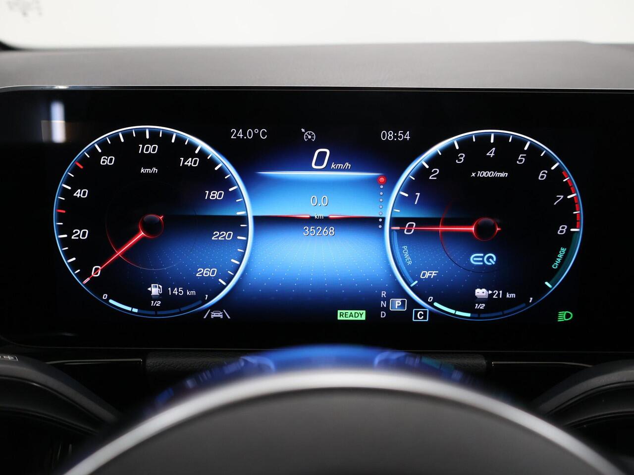 Mercedes-Benz GLA-KLASSE 250 e AMG Line | Night | Panoramadak | Sfeerverlichting | Parkeercamera | Apple carplay |