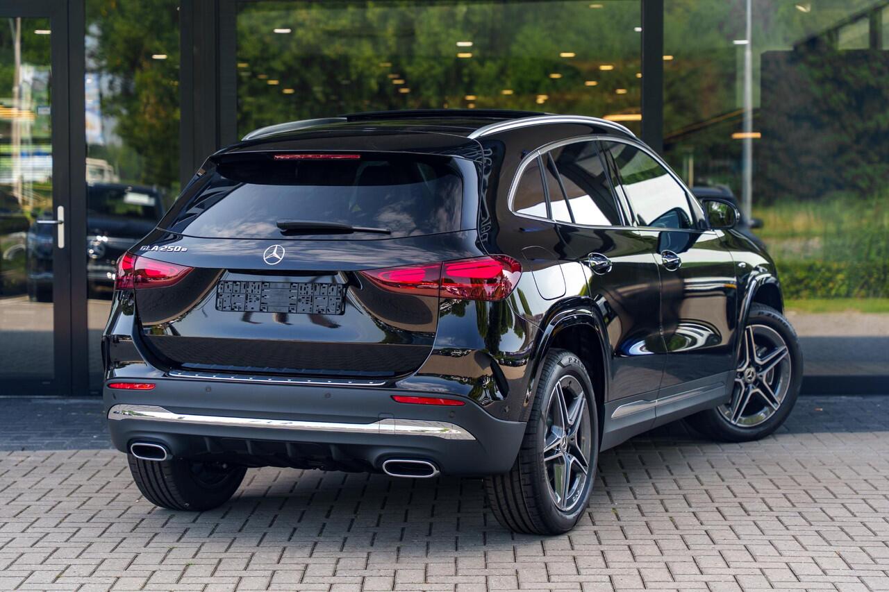 Mercedes-Benz GLA-KLASSE 250e Business Solution AMG | Premium Plus pakket | Panoramaschuifdak | Stoelverwarming | 360° camera | Premium Plus | Head-up display | Dodehoekassistent |