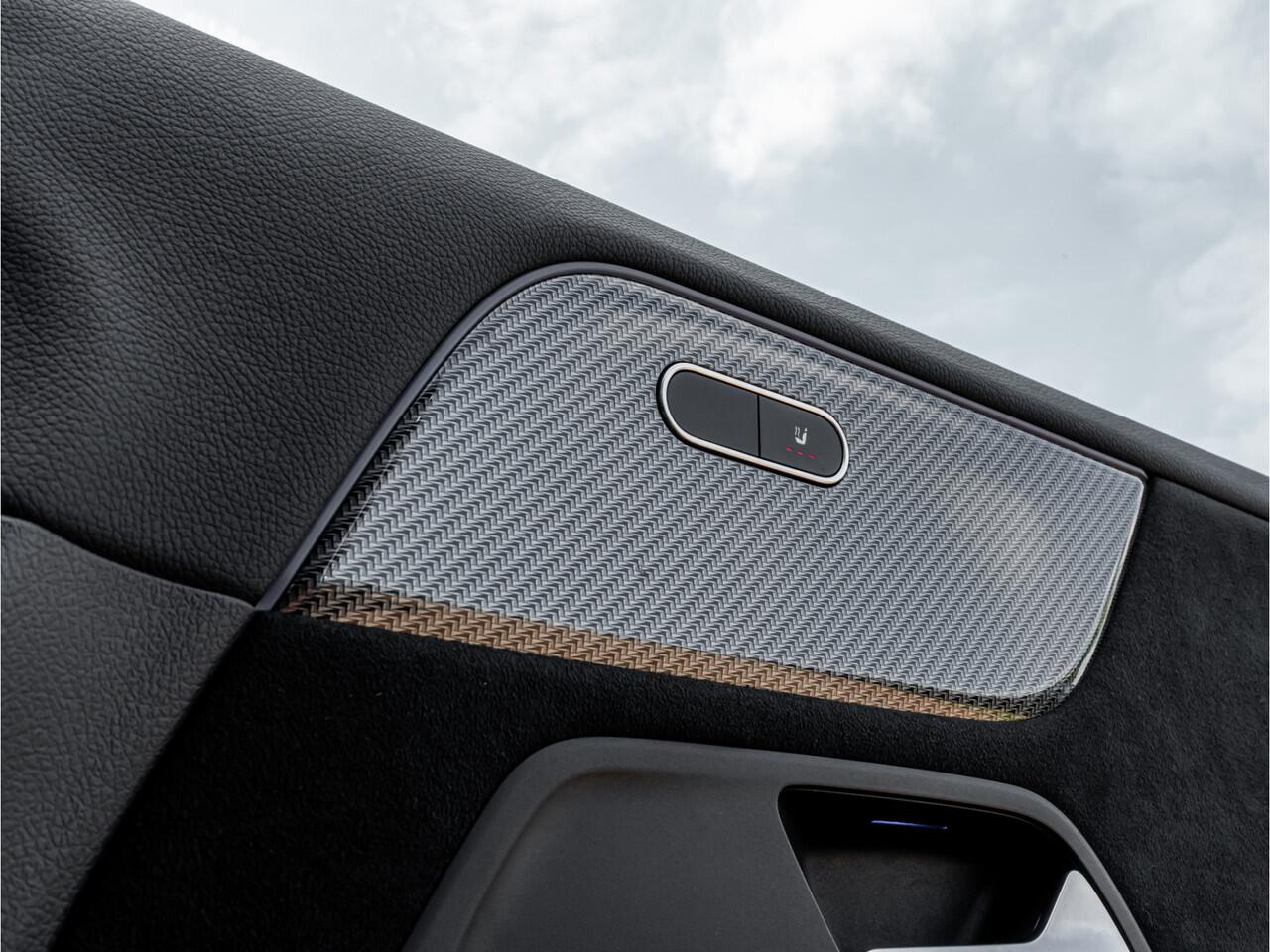 Mercedes-Benz GLA-KLASSE 200 AMG Line CAMERA 19 INCH DODEHOEK WIDESCREEN MULTI LED