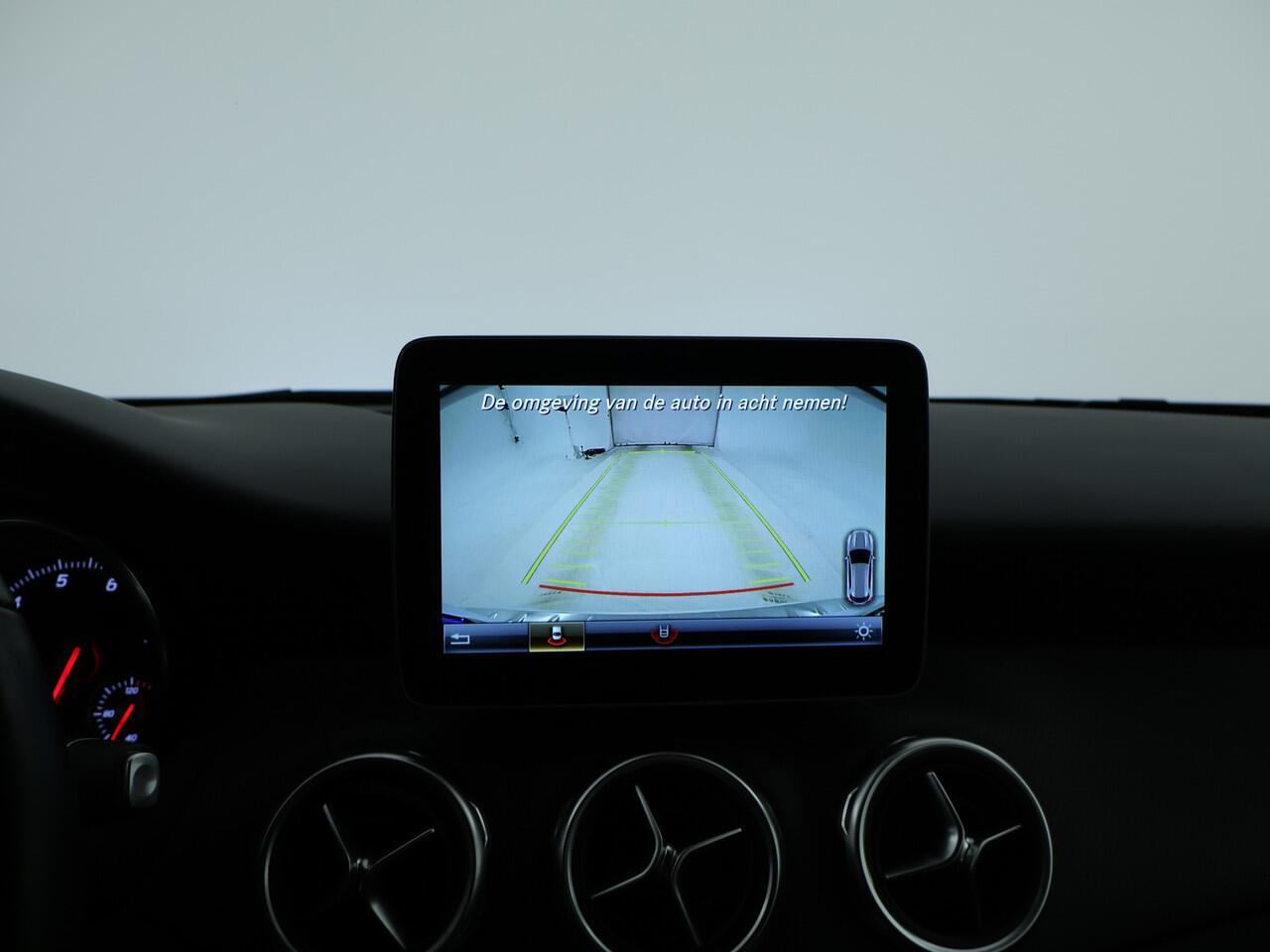 Mercedes-Benz GLA-KLASSE 180 Style automaat | Thermotronic Airco | Parkeersensoren + Camera | EASY PACK achterklep | Stoelverwarming | Navigatie | Inclusief 24 maanden MB Certified garantie voor Europa.