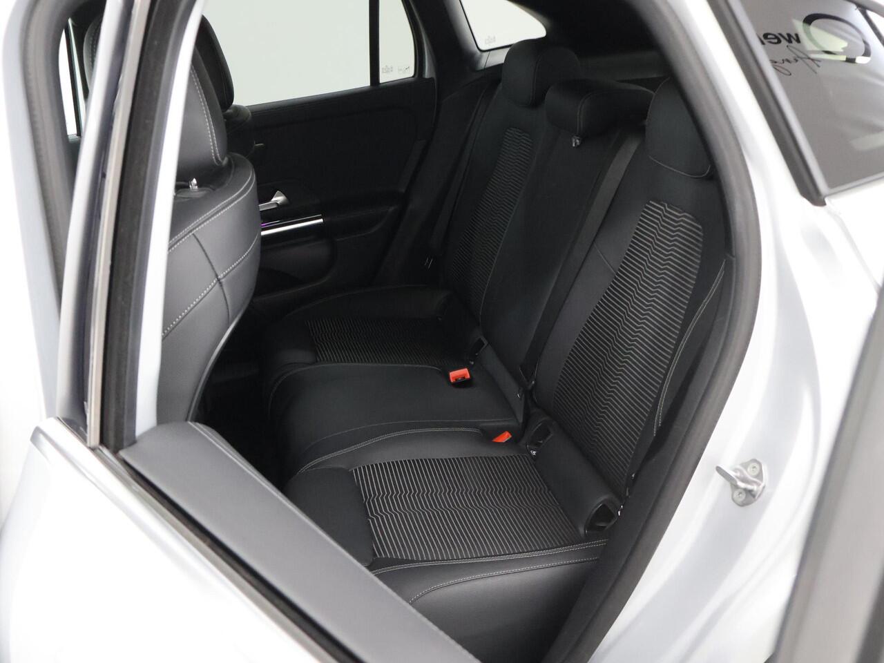 Mercedes-Benz GLA-KLASSE 250 e Progressive | Stoelverwarming | Widescreen | Sfeerverlichting | Achteruitrijcamera |