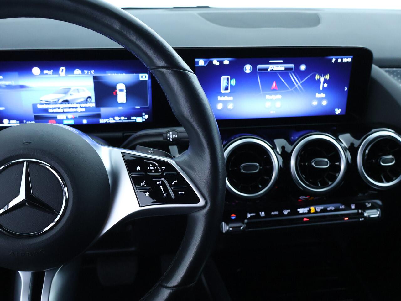 Mercedes-Benz GLA-KLASSE 250e Face Lift Plug-In Hybride | Distronic | Stoelverwarming voor | Ledkoplampen | Easy Pack Achterklep | MultiBeam Koplampen | 11 kW Laden | Inclusief 24 maanden MB Certified garantie voor Europa.