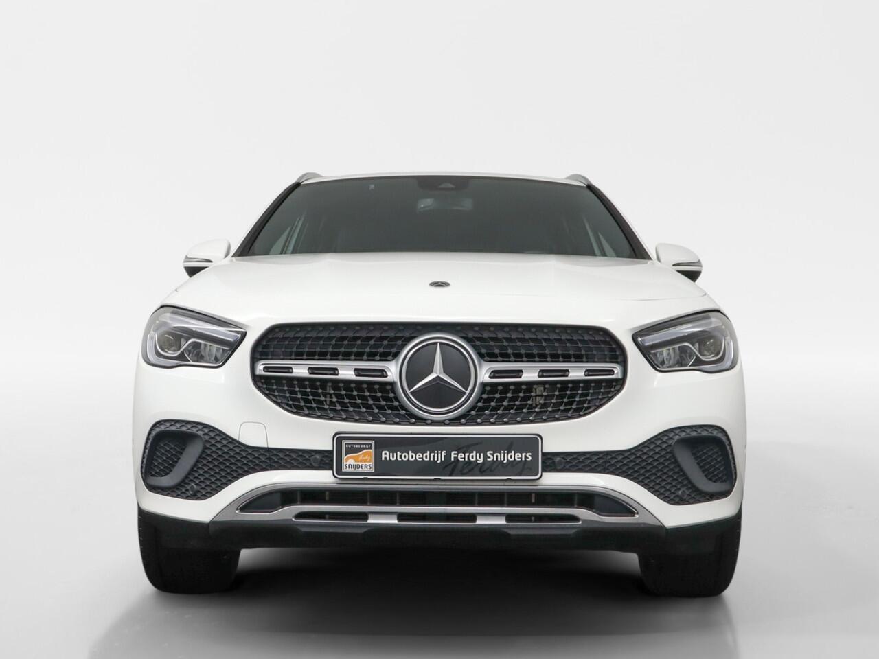 Mercedes-Benz GLA-KLASSE 250 e Business Solution Luxury Limited | Trekhaak | Navi | Xenon/LED | Ambilight - RIJKLAAR
