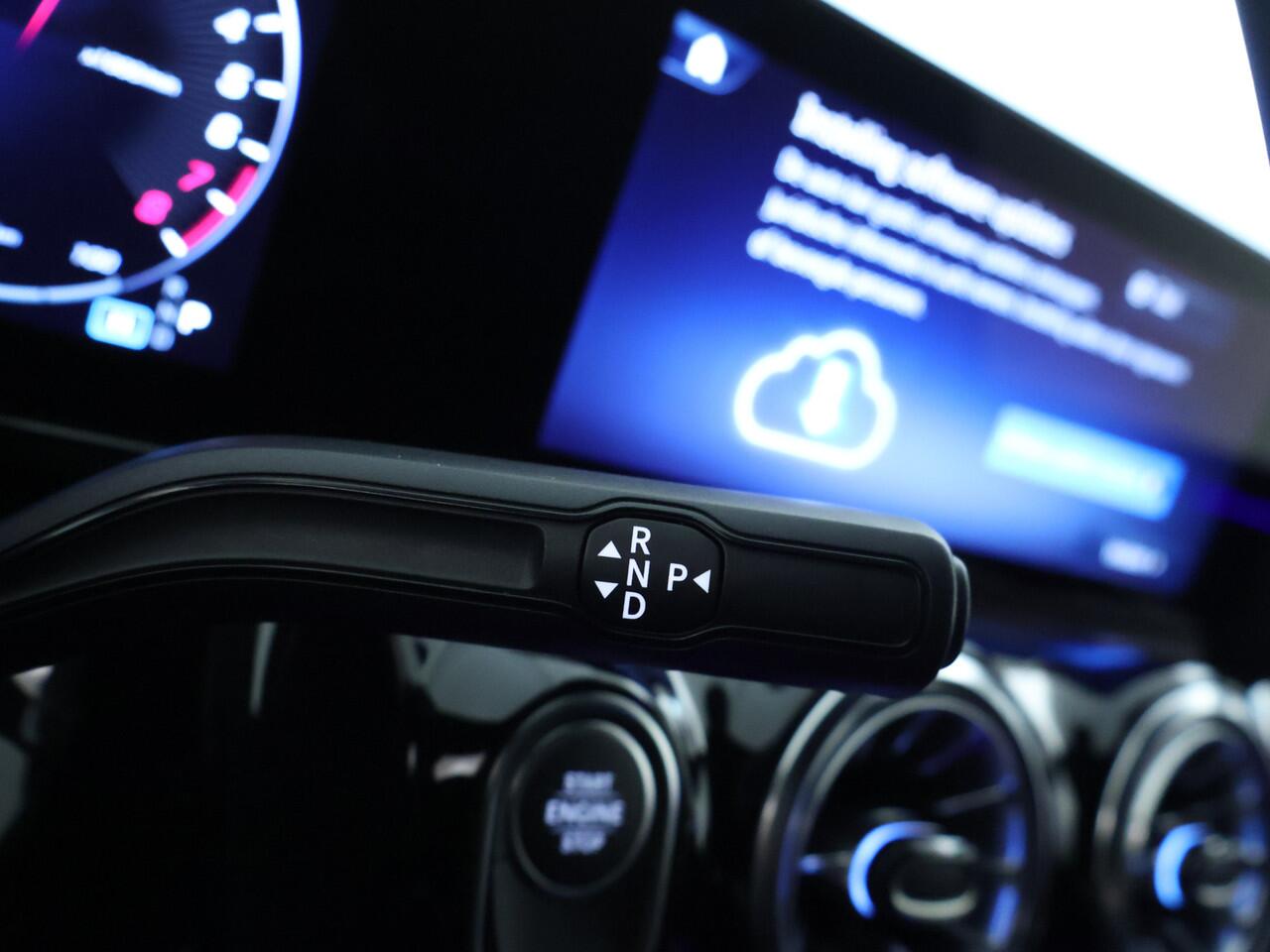 Mercedes-Benz GLA-KLASSE 250 e AMG Plug-In Hybride | Trekhaak | AMG Line Advanced Plus | Night Pakket | Dodehoek Assist | 11kW Laden | Stuur en Stoelverwarming. Inclusief 24 maanden MB Certified garantie voor Europa.