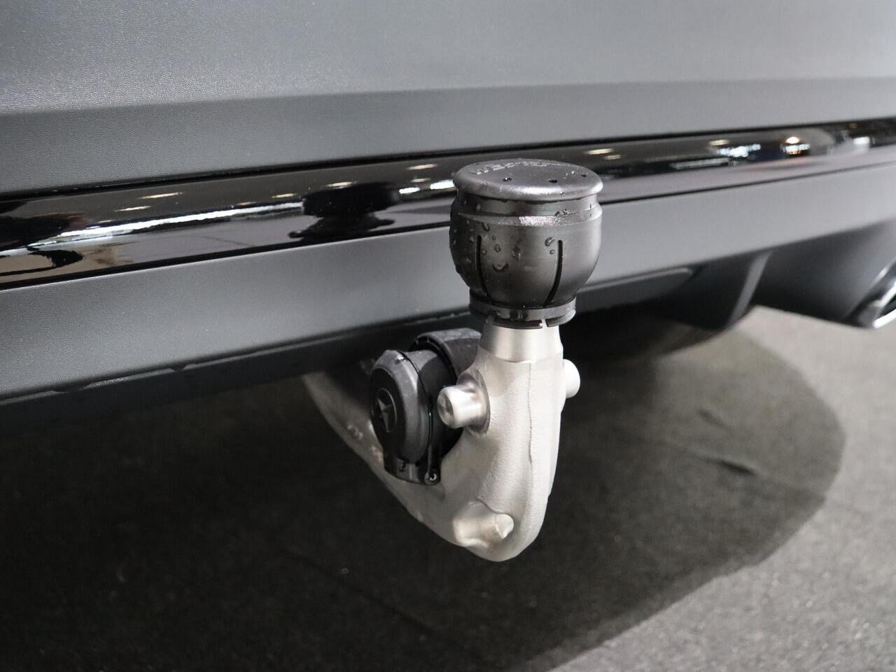 Mercedes-Benz GLA-KLASSE 250 e Business Solution AMG | Nightpakket | Panoramaschuifdak | Achteruitrijcamera | Stoelverwarming | Sfeerverlichting | LED verlichting |