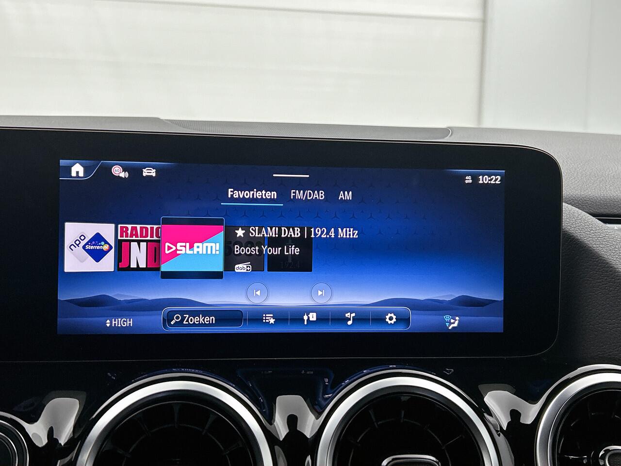 Mercedes-Benz GLA-KLASSE 250 e Plug-In Hybride | Trekhaak | Ledkoplampen | Achteruitrijcamera | Apple CarPlay | Stoelverwarming voor en stuur | Easy-Pack Achterklep. Inclusief 24 maanden MB Certified garantie voor Europa.