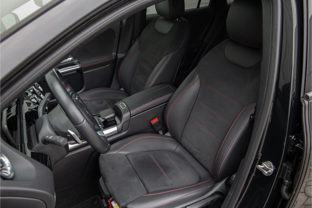 Mercedes-Benz GLA-KLASSE 180 AMG Nightpack, Widescreen, Distronic, Sfeerverlichting 2023