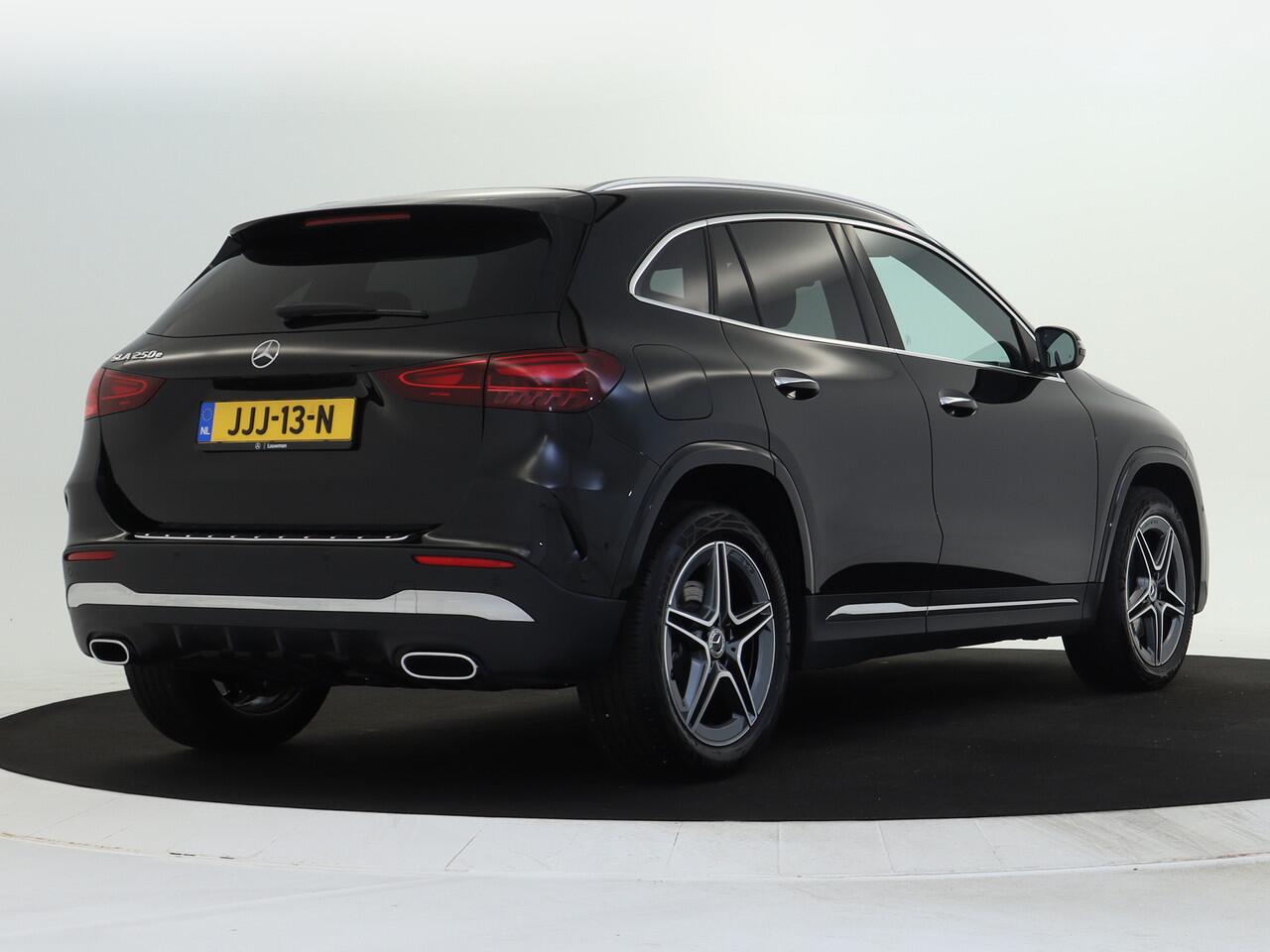 Mercedes-Benz GLA-KLASSE 250 e AMG Plug-In Hybride AMG Line | Dodehoek Assist | Memory voorstoelen | 11 kW Laden | stuur en Stoelverwarming. Inclusief 24 maanden MB Certified garantie voor Europa.