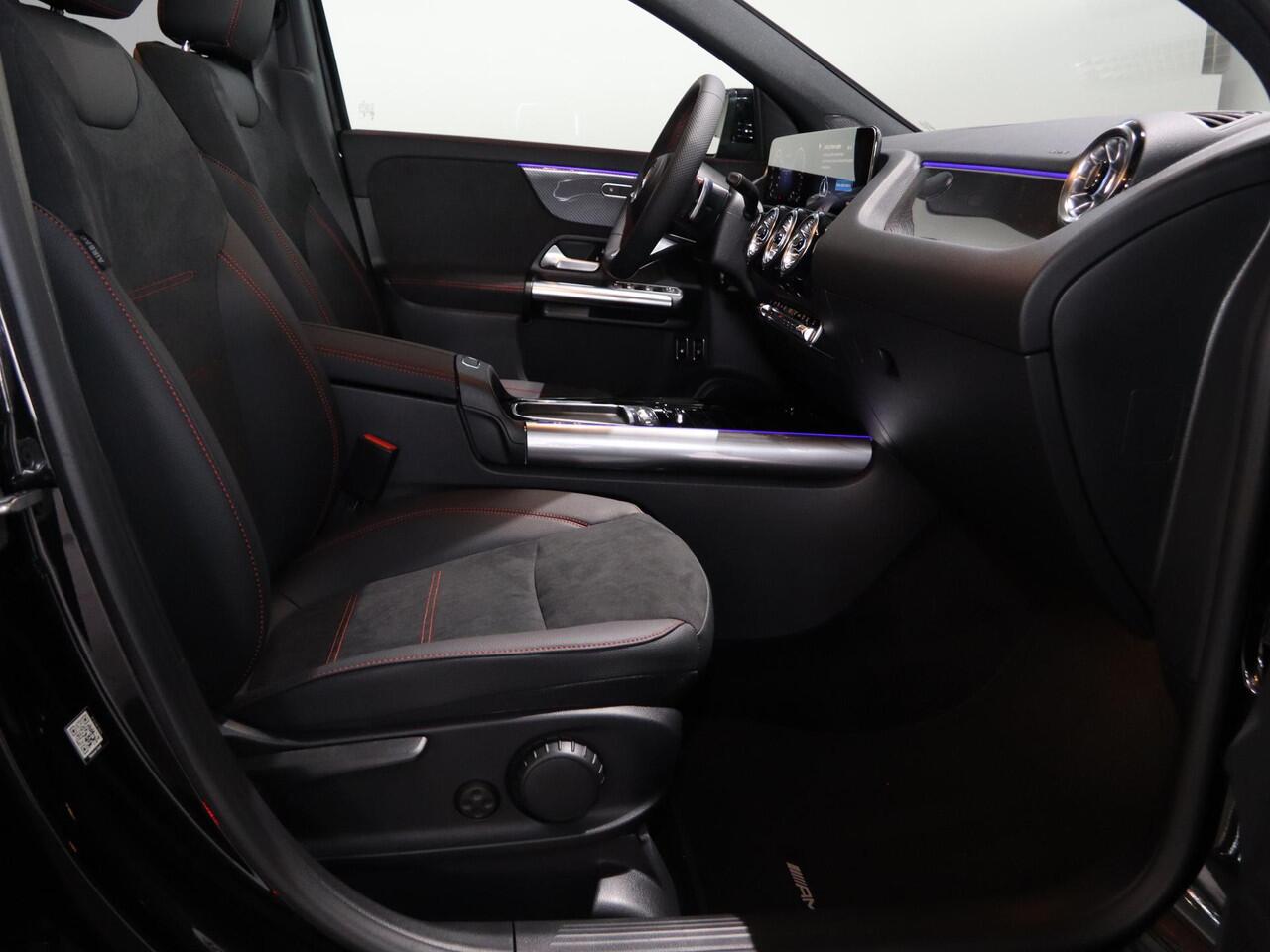 Mercedes-Benz GLA-KLASSE 250 e Business Solution AMG | Nightpakket | Panoramaschuifdak | Achteruitrijcamera | Stoelverwarming | Sfeerverlichting | LED verlichting |