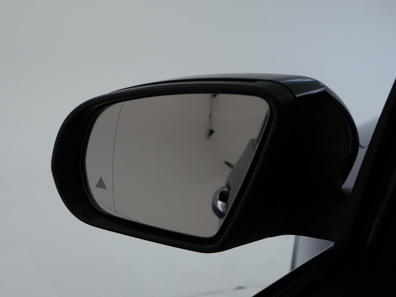 Mercedes-Benz GLA-KLASSE 250 e AMG Plug-In Hybride Edition AMG Line | Night Pakket | Distronic | 360° Camera | AC en DC Laden | MultiBeam Koplampen | Stuur en Stoeverwarming. Inclusief 24 maanden Mercedes-Benz Certified garantie voor Europa.