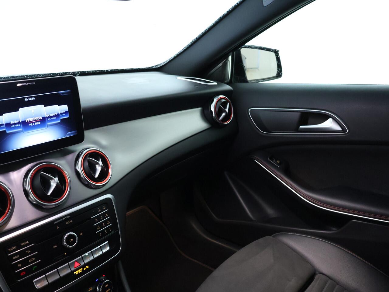 Mercedes-Benz GLA-KLASSE 180 Business Solution AMG | Achteruitrijcamera | Navigatie | Stoelverwarming | Klimaatregeling | Inclusief 24 Maanden Garantie