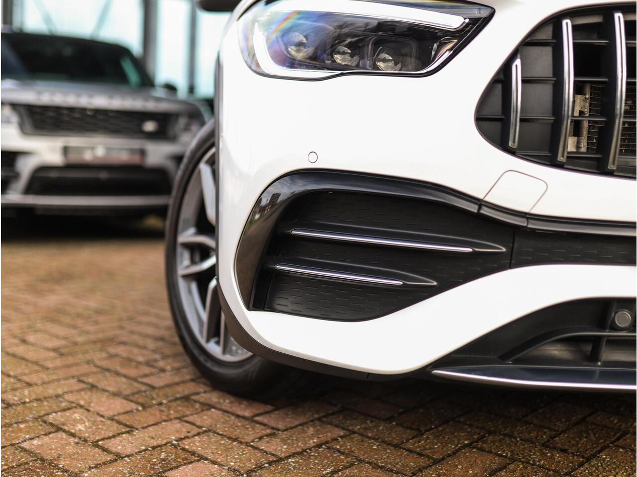 Mercedes-Benz GLA-KLASSE AMG 35 4MATIC | Trekhaak | Camera | Pano | Sfeerverlichting | Stoelverw.