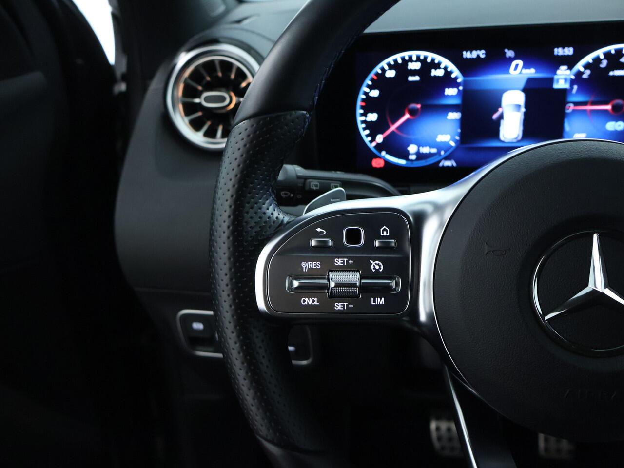 Mercedes-Benz GLA-KLASSE 250 e AMG Plug-In Hybride AMG Line | Night Pakket | 19 Inch AMG Velgen | Memory voorstoelen | Sfeerverlichting. Inclusief 24 maanden MB Certified garantie voor Europa.