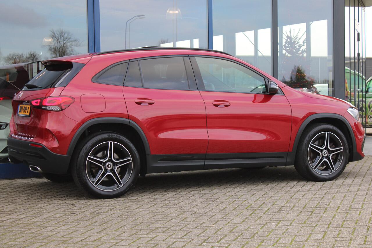 Mercedes-Benz GLA-KLASSE 250e AUT8 AMG NIGHT PAKKET PANORAMADAK DISTRONIC MEMORY SFEER 360-CAMERA TREKHAAK