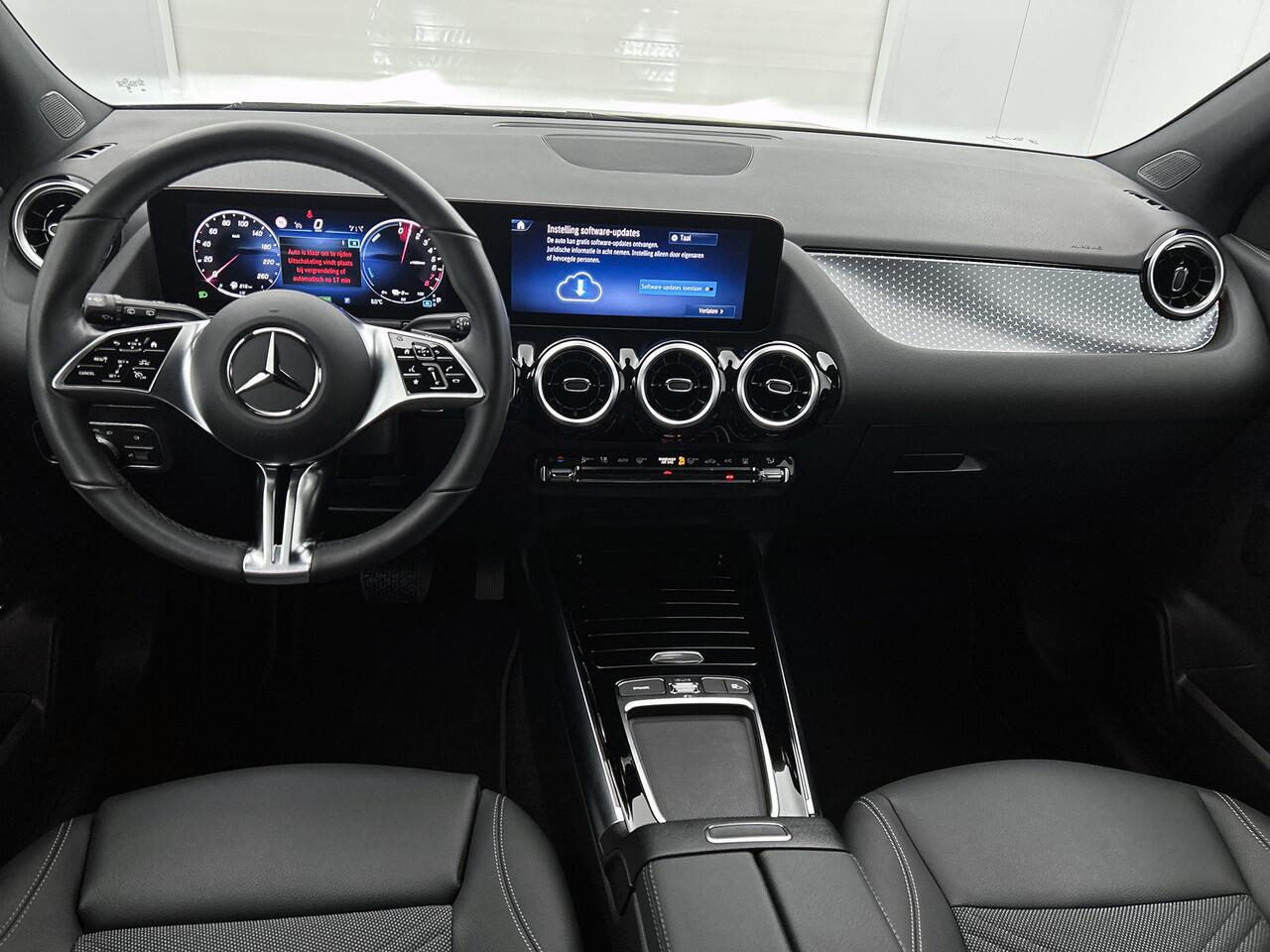 Mercedes-Benz GLA-KLASSE 250 e Plug-In Hybride | Trekhaak | Ledkoplampen | Achteruitrijcamera | Apple CarPlay | Stoelverwarming voor en stuur | Easy-Pack Achterklep. Inclusief 24 maanden MB Certified garantie voor Europa.