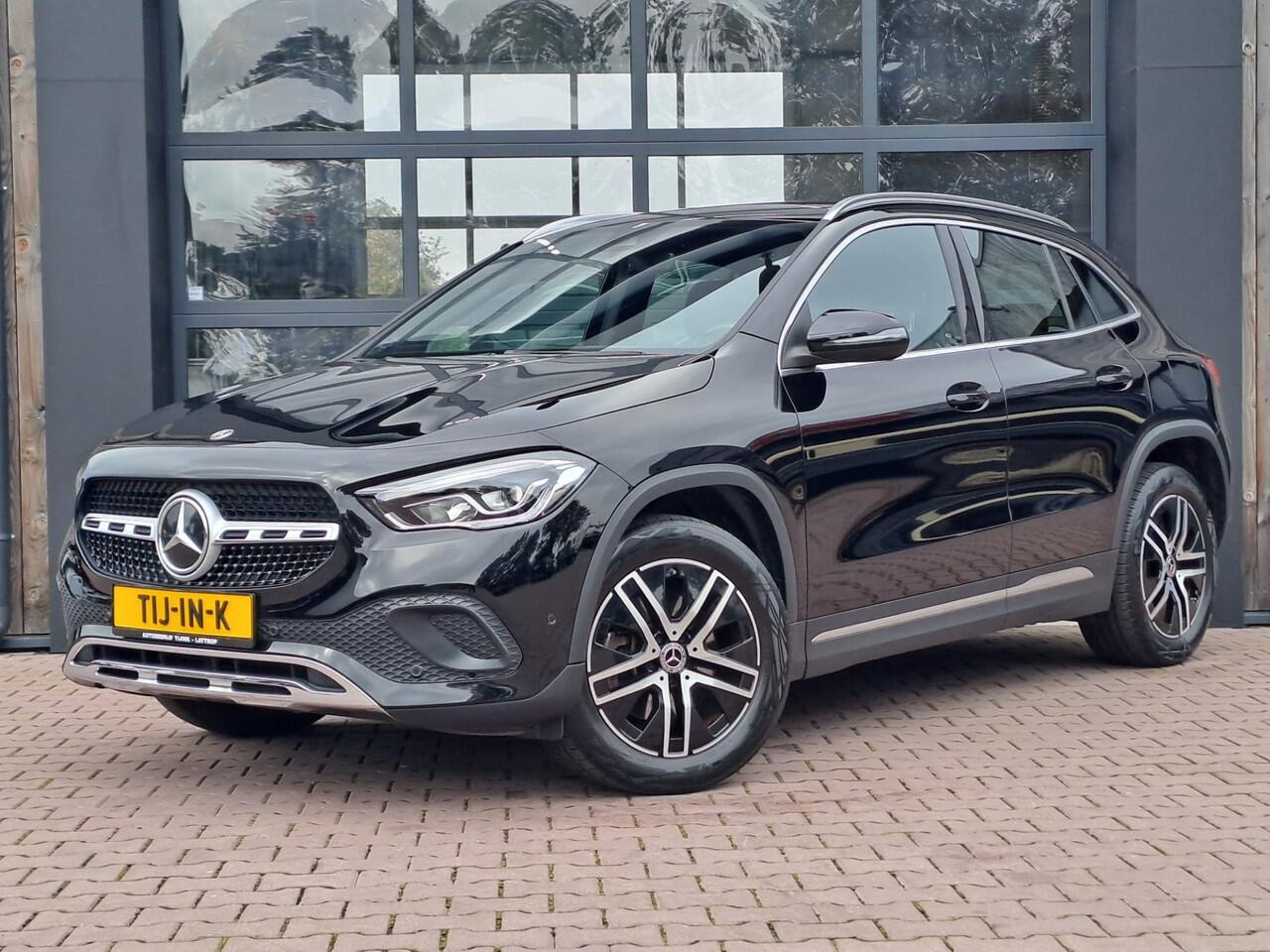 Mercedes-Benz GLA-KLASSE 250e Luxury Line PHEV | LED | Trekhaak | Elek. klep | ACC | Camera | Stuur- en stoelverwarming | Alarm |
